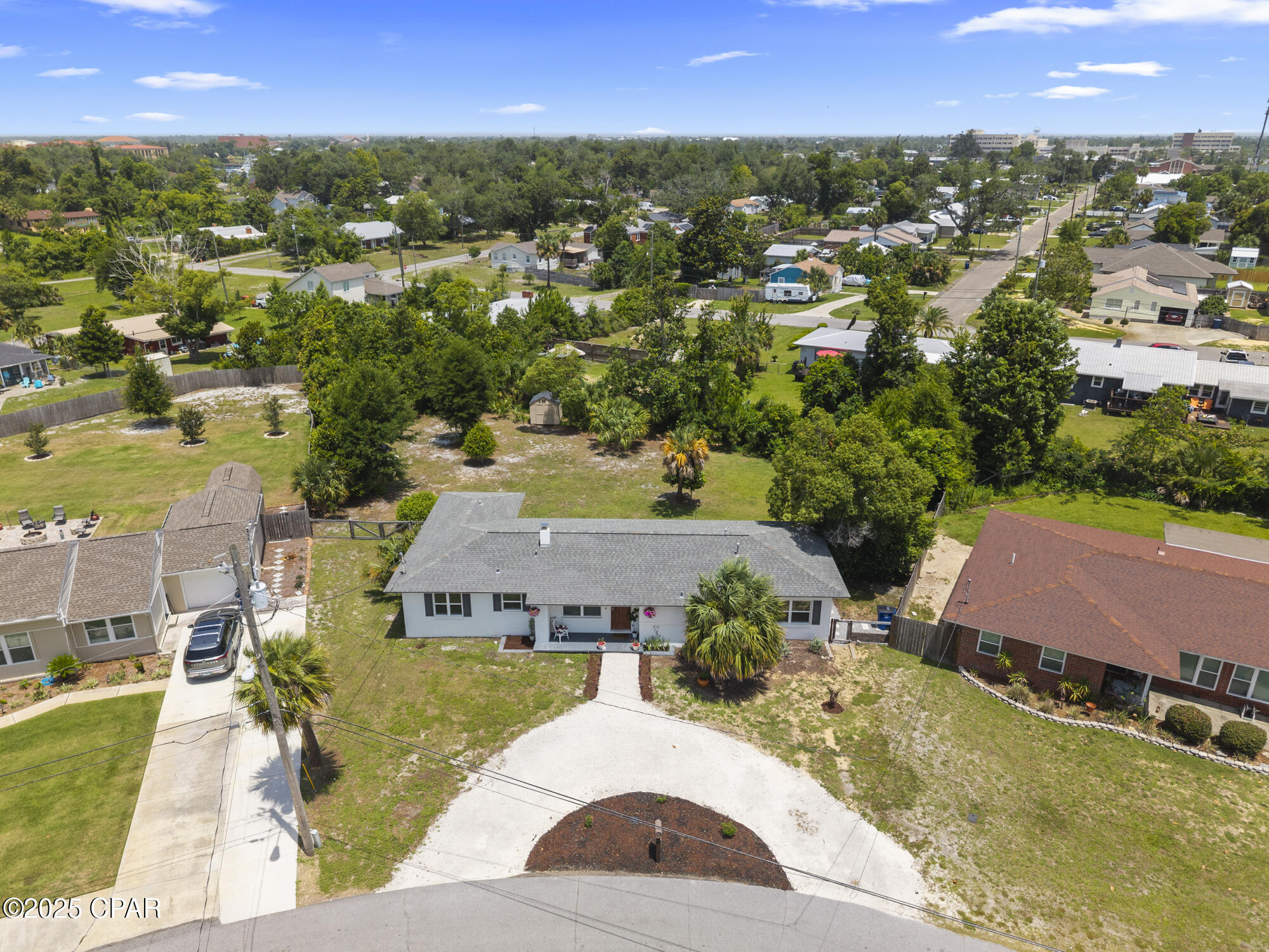 Listing photo id 37 for 905 2nd Plaza