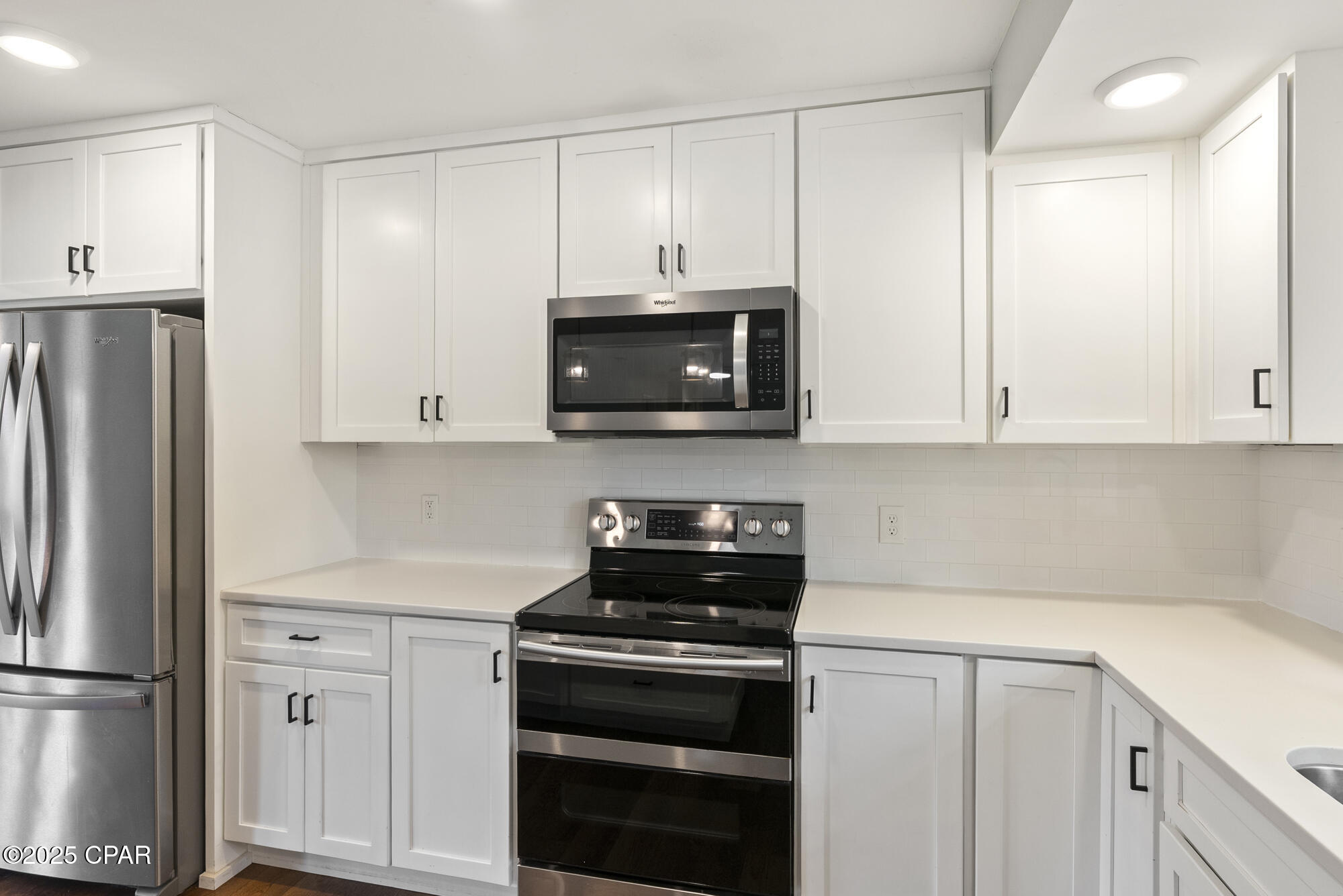 Listing photo id 9 for 905 2nd Plaza