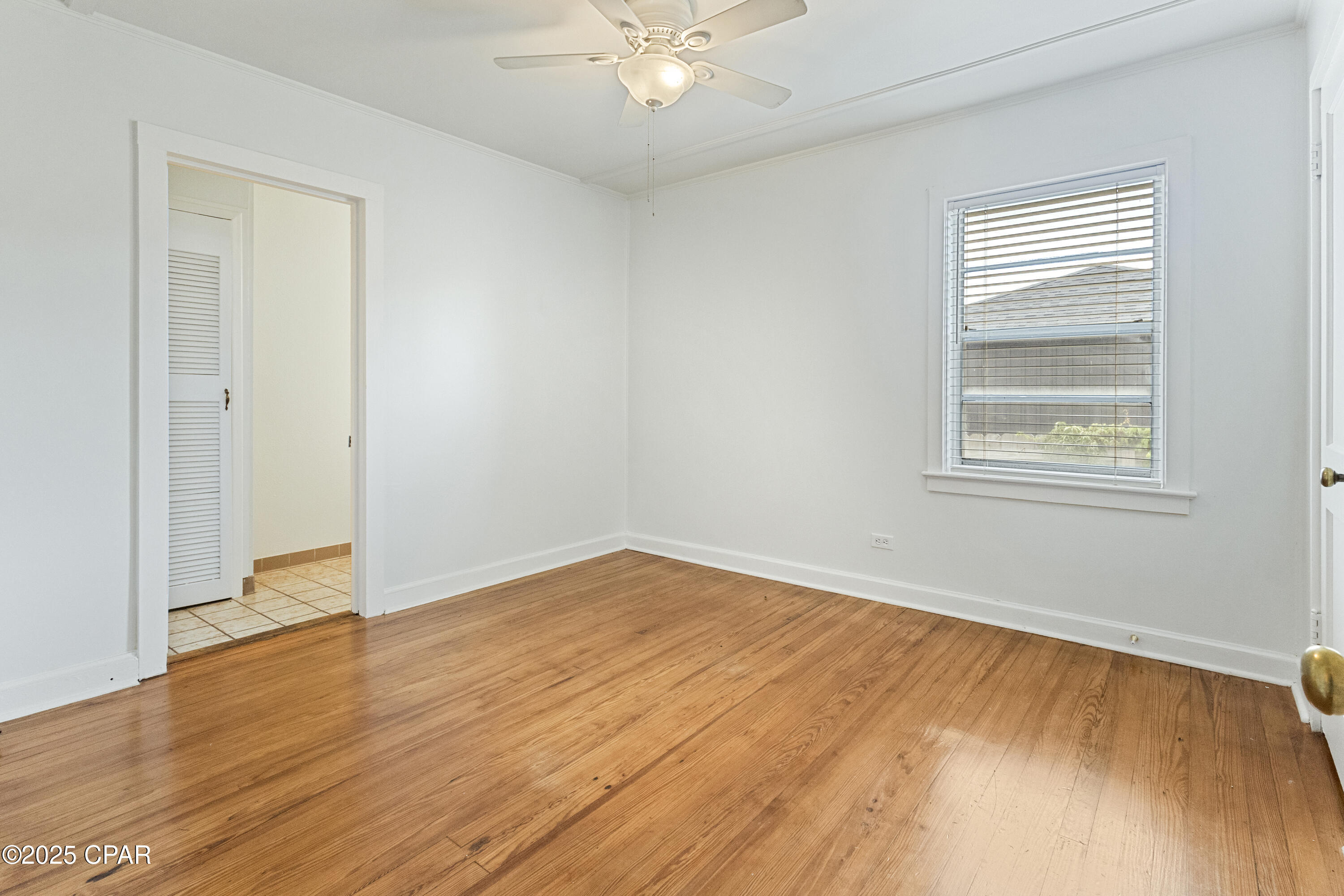 Image 15 For 210 Cove Boulevard