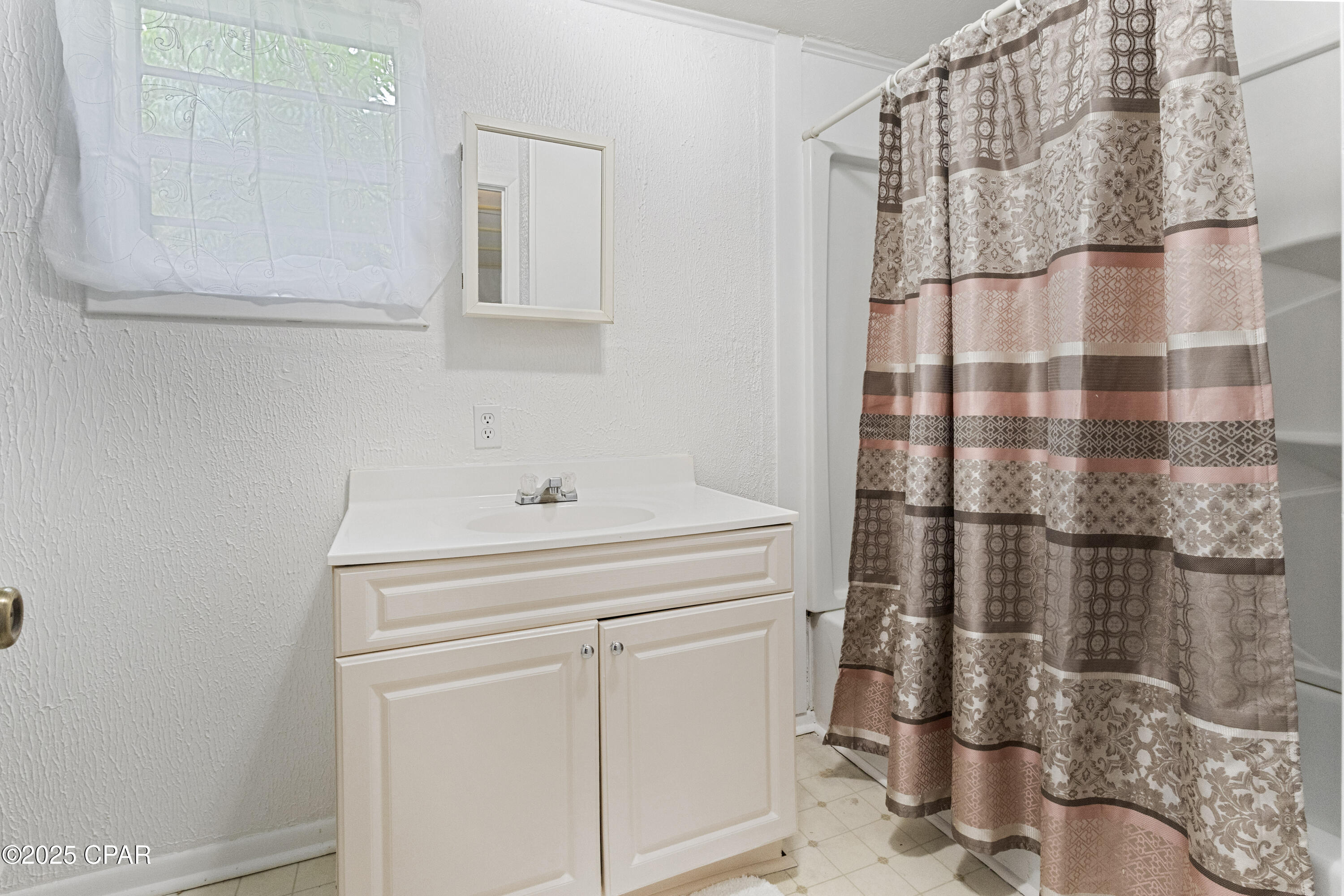 Image 18 For 210 Cove Boulevard