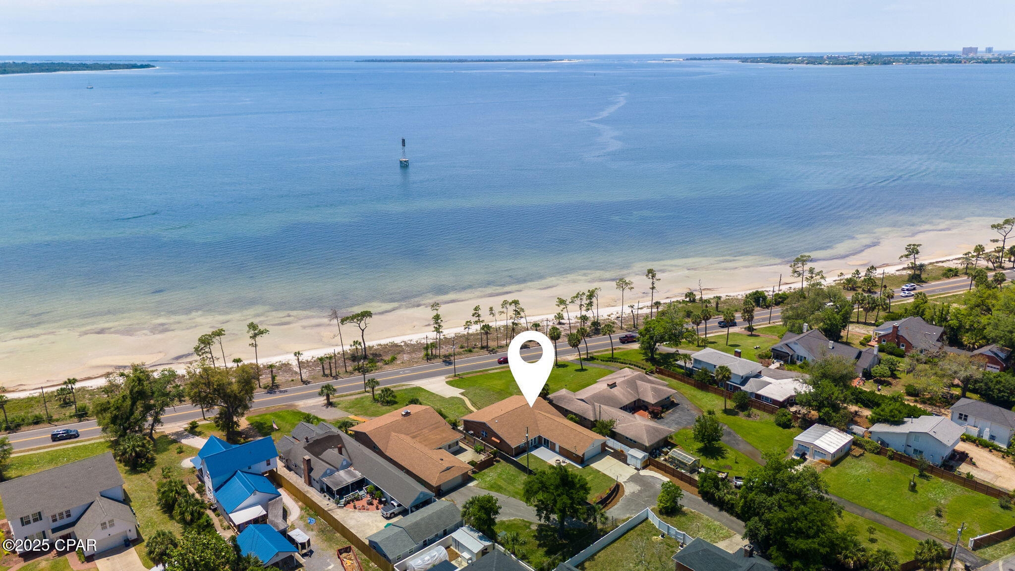 Image 3 For 920 Beach Drive