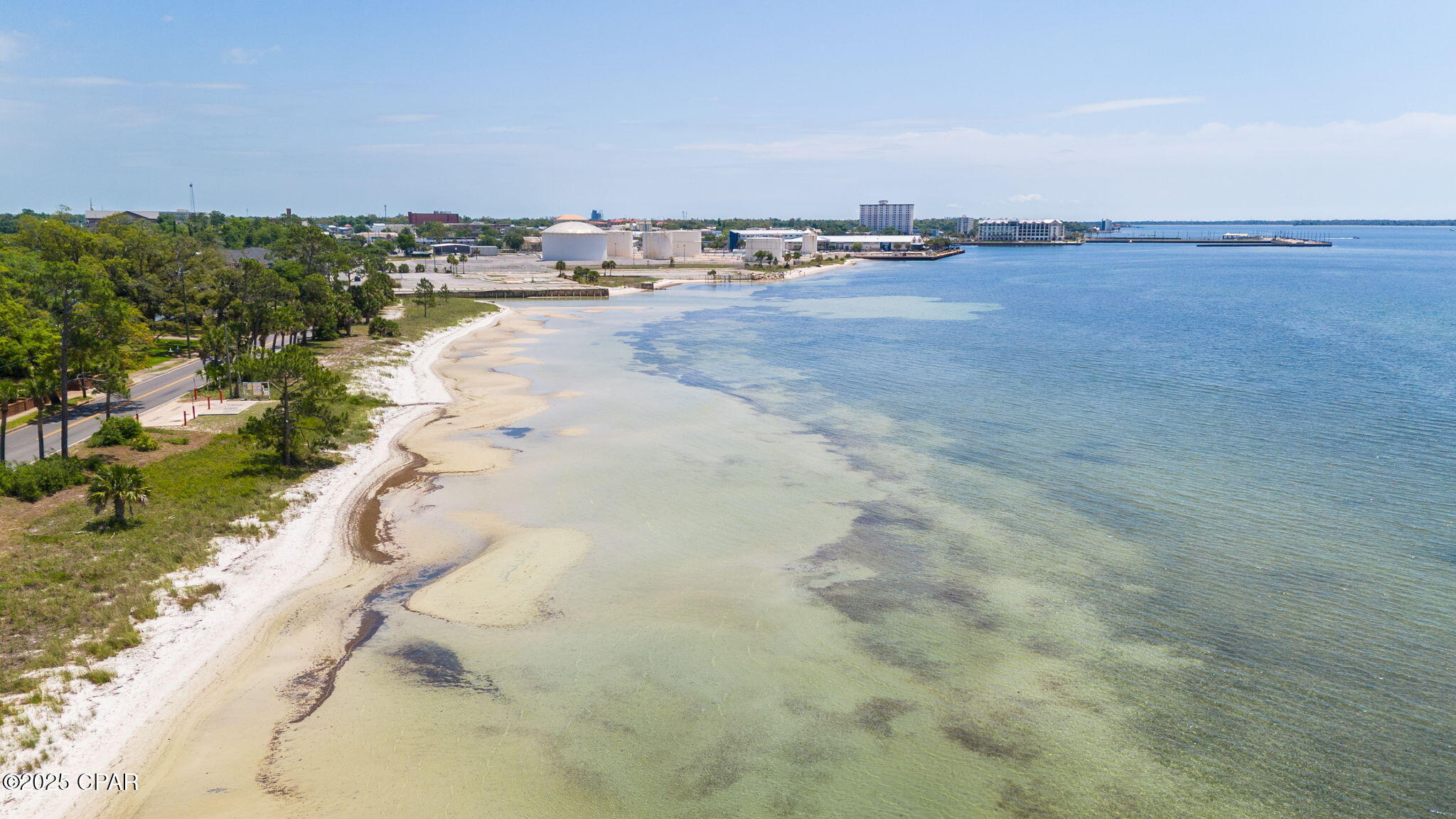 Image 4 For 920 Beach Drive