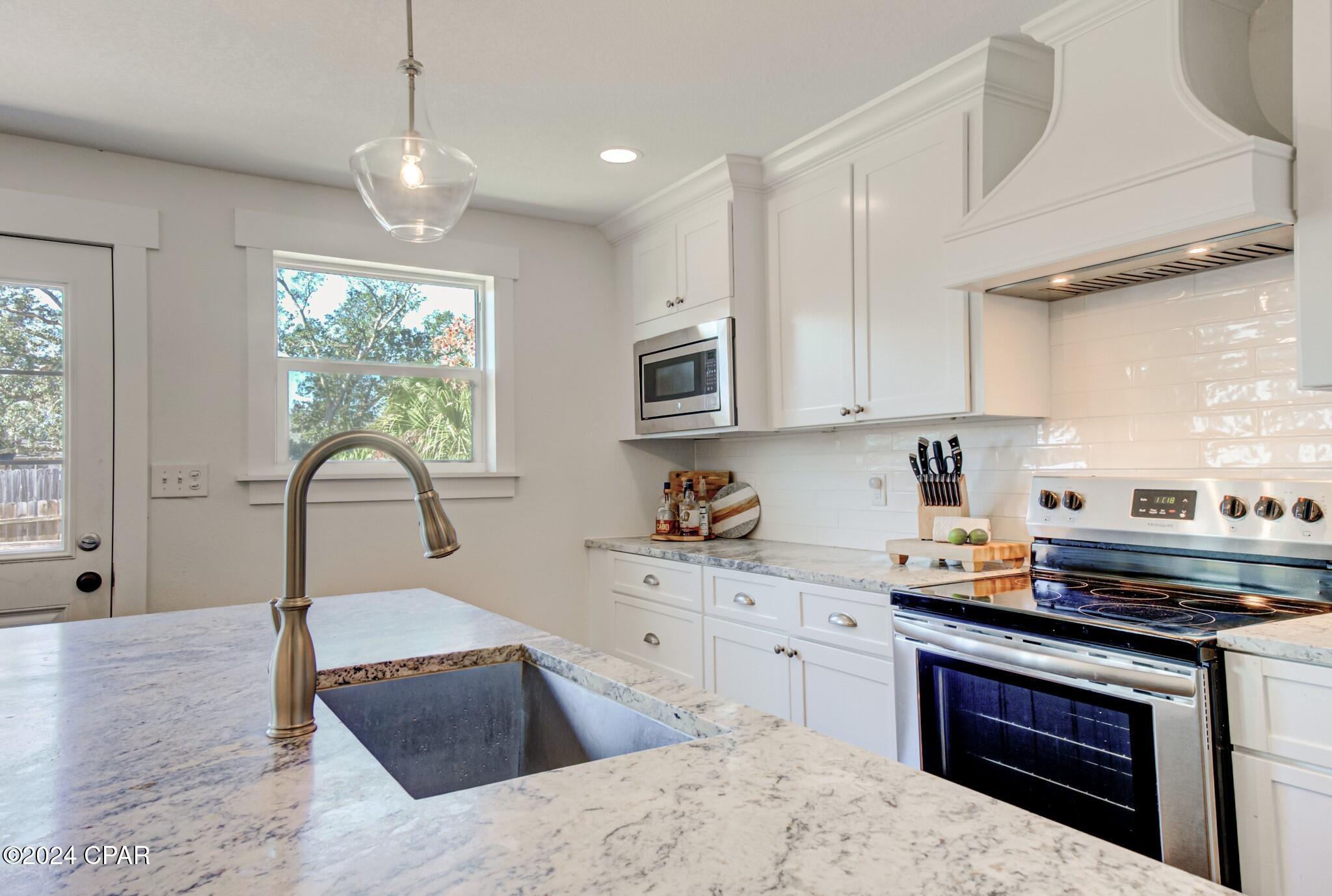 Listing photo id 14 for 307 Palo Alto Avenue