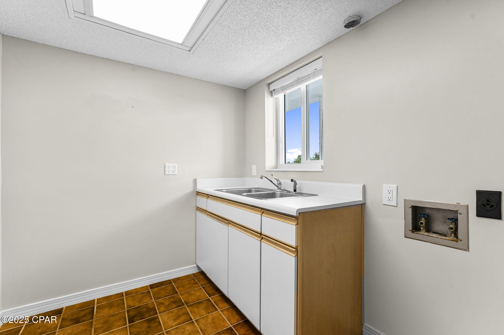 Image 31 For 100 Cherry Street 604