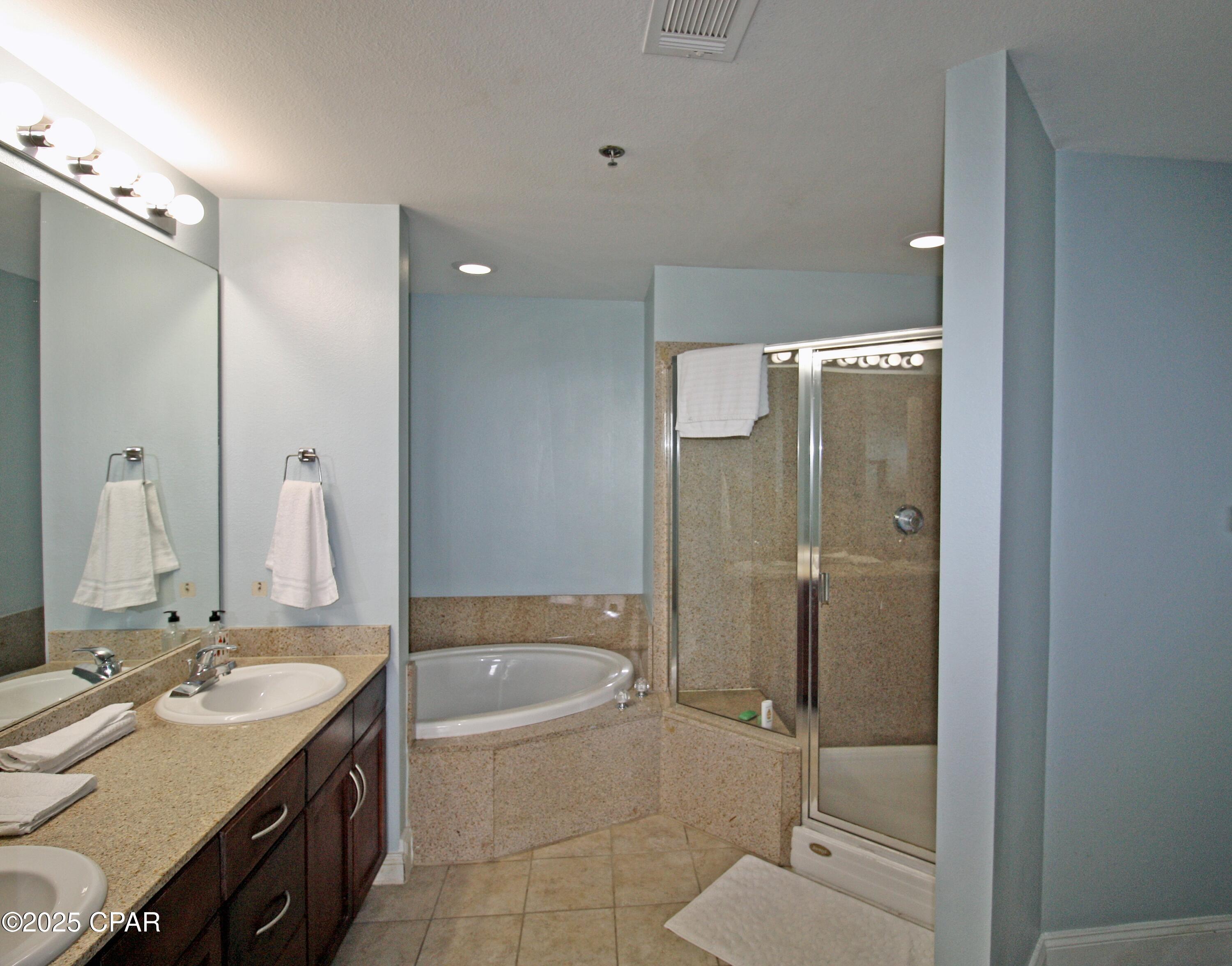 Image 5 For 9902 Thomas Drive 1828