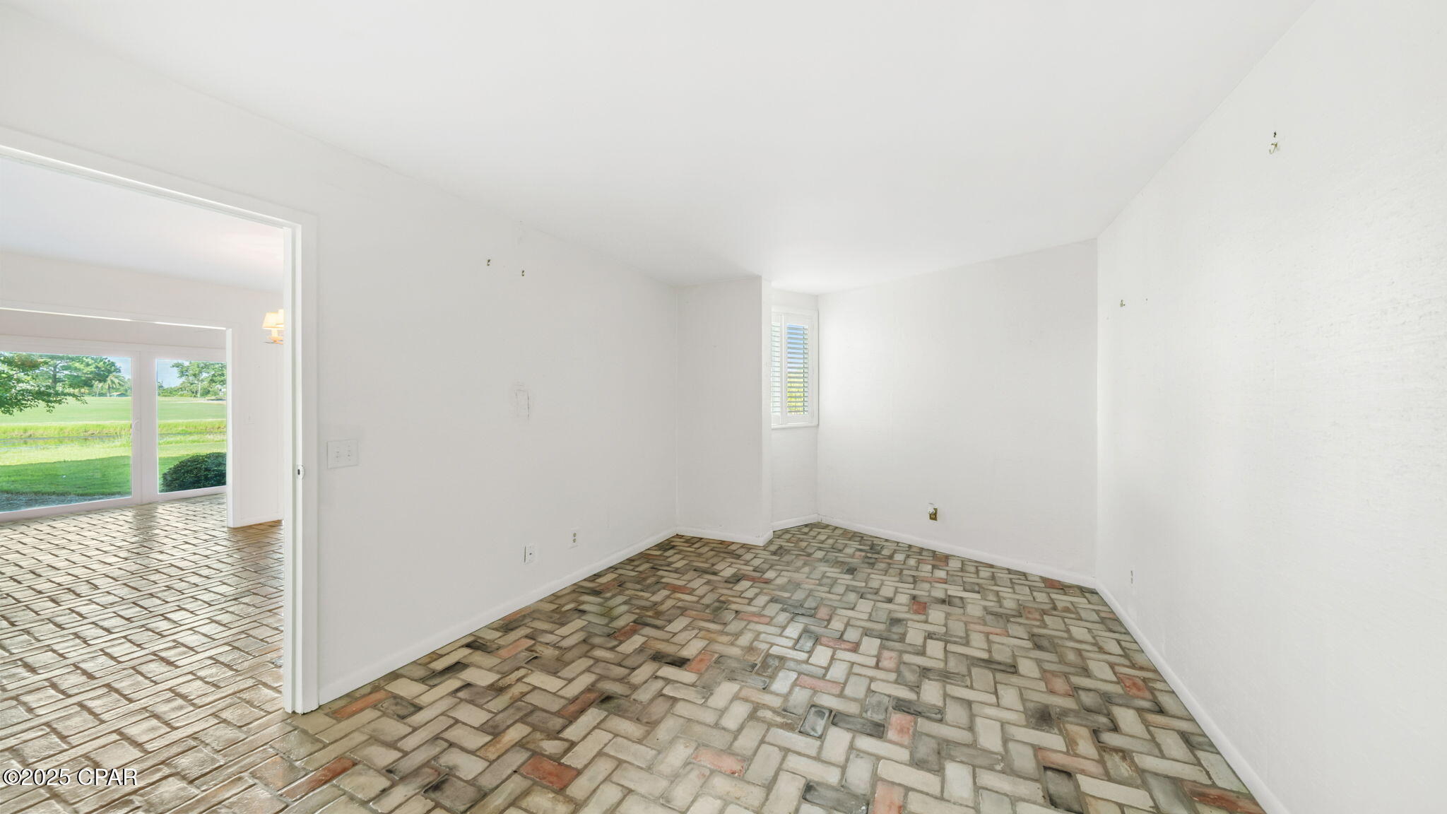 Image 10 For 4725 Bay Point Road 166