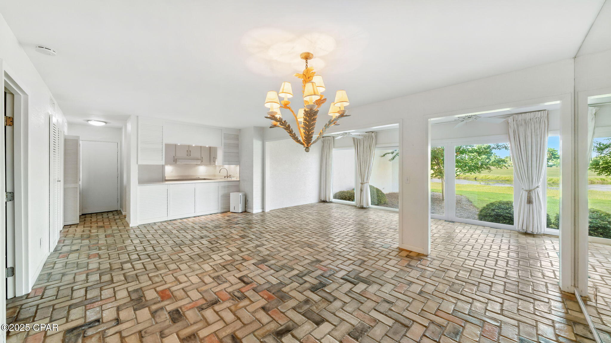 Image 4 For 4725 Bay Point Road 166