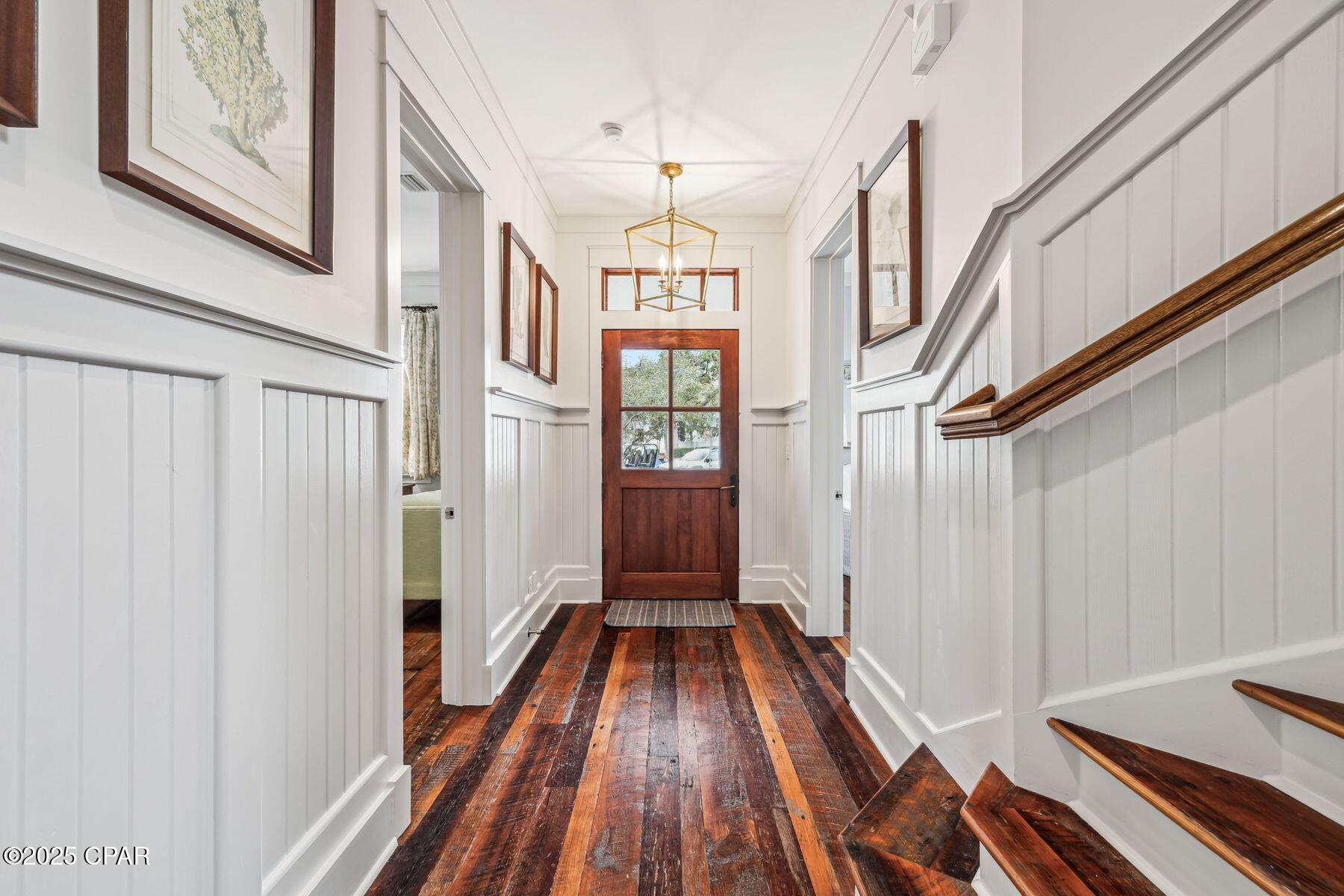 Listing photo id 10 for 93 Park Row Lane