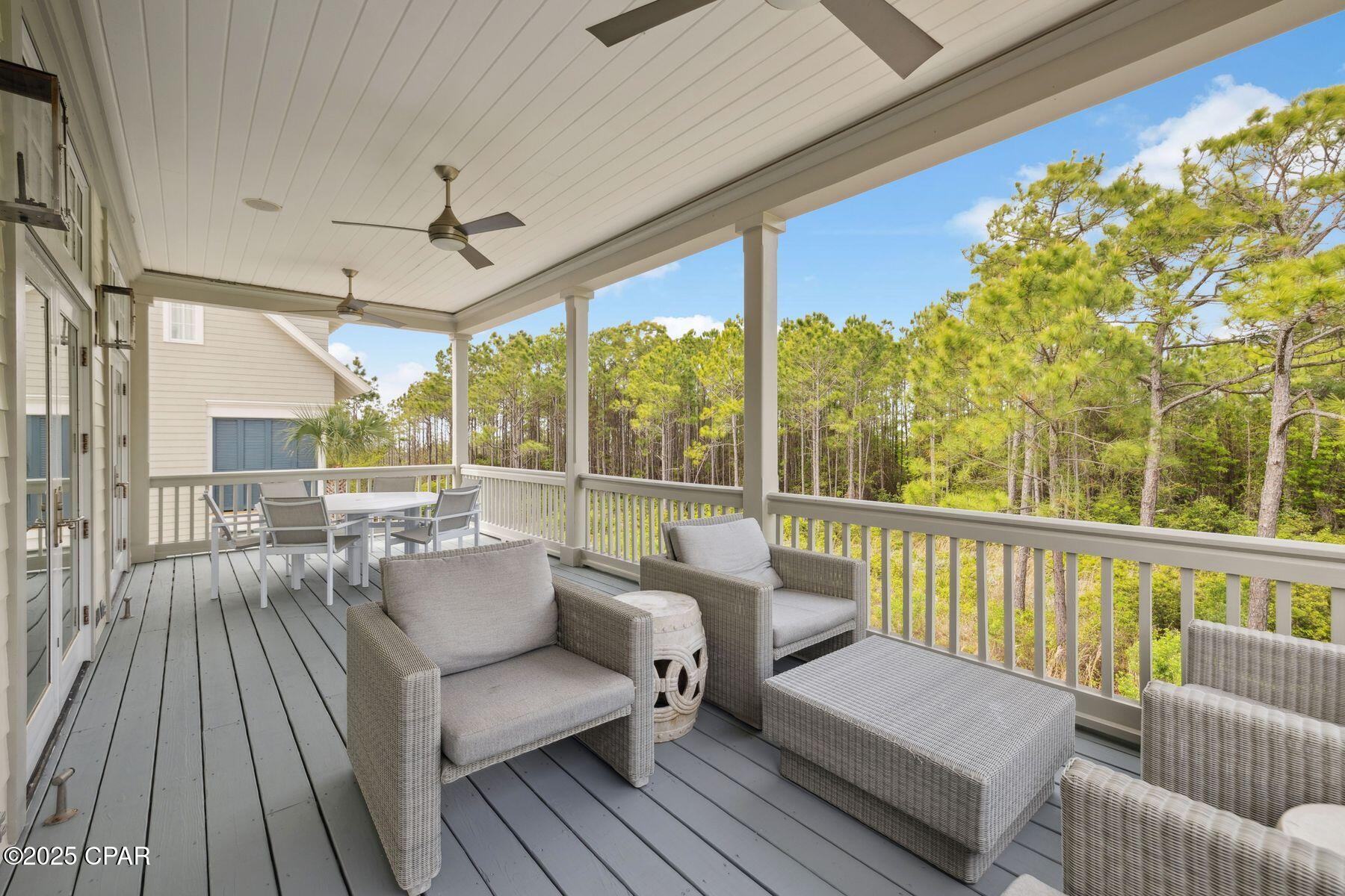 Listing photo id 13 for 93 Park Row Lane