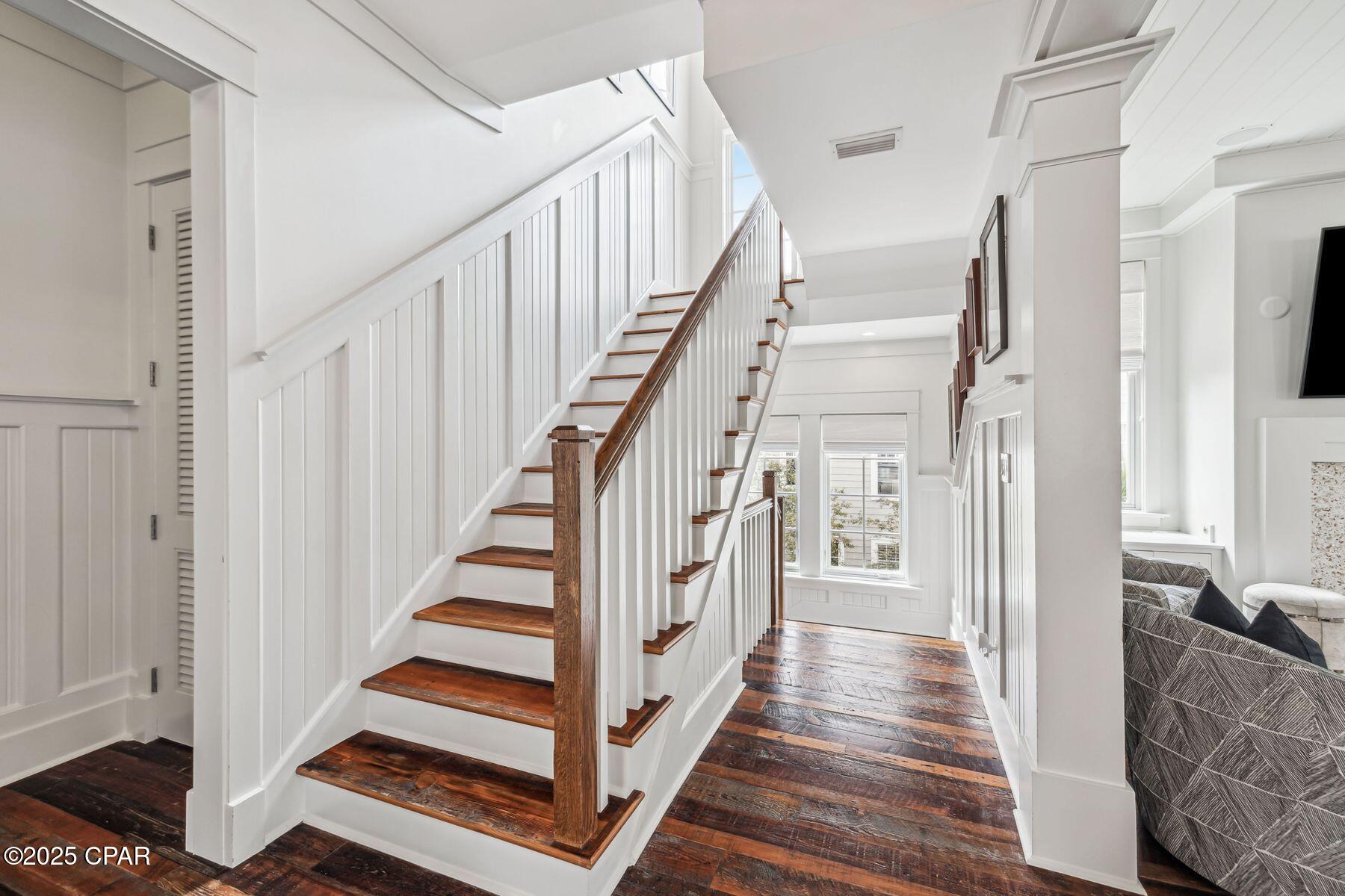 Image 37 For 93 Park Row Lane