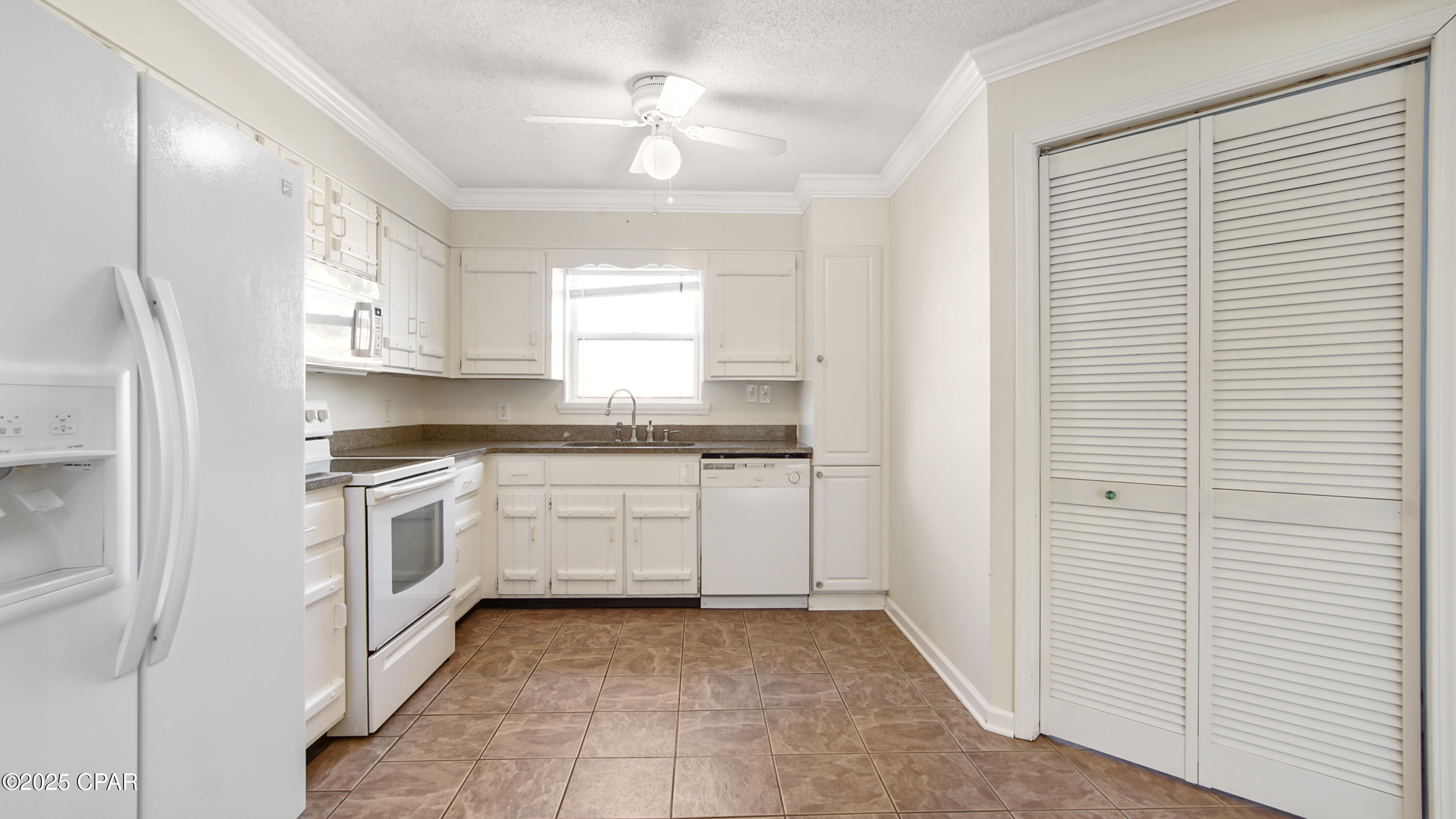 Listing photo id 18 for 1656 Scenic Gulf Drive