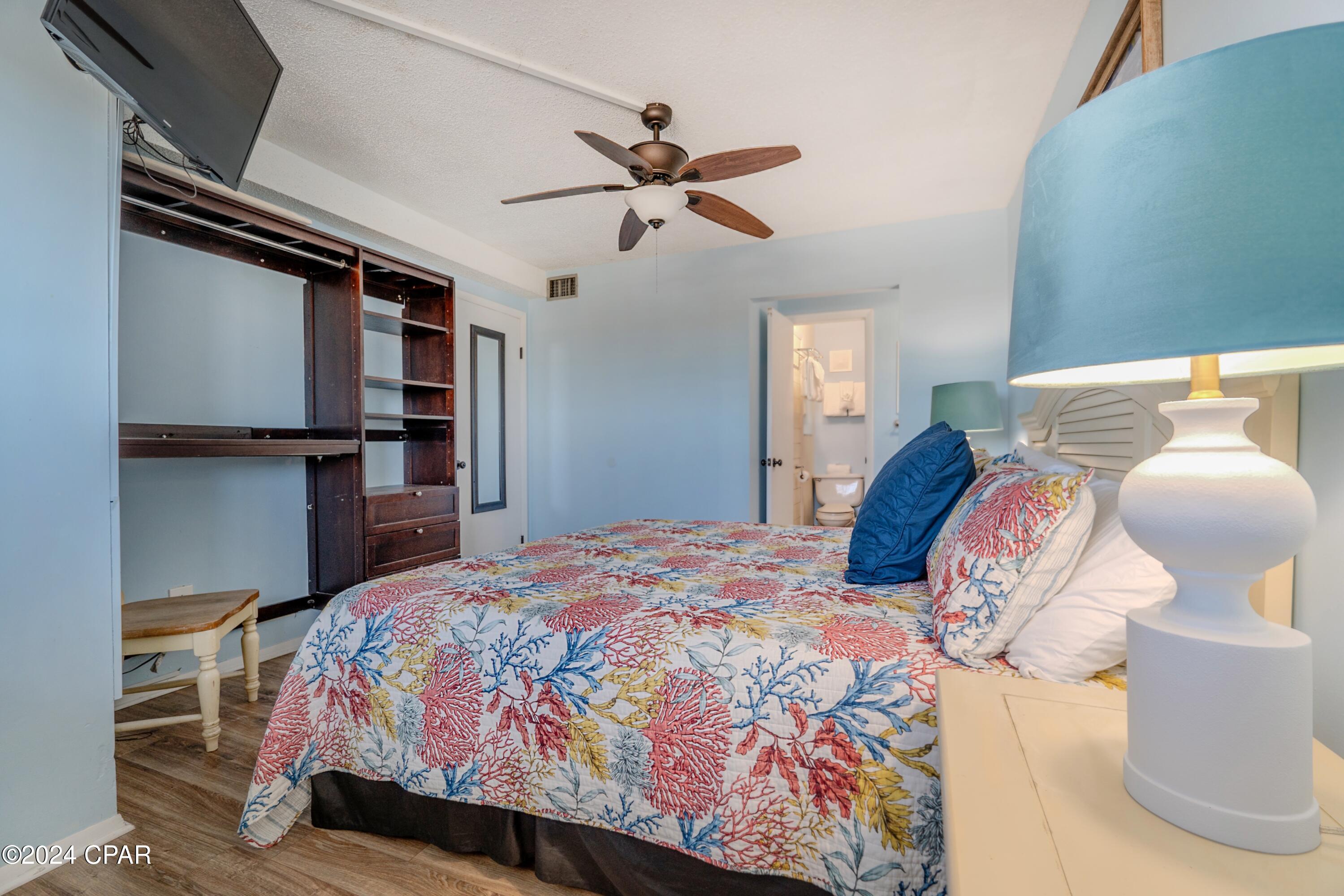 Image 9 For 8743 Thomas Drive 1028