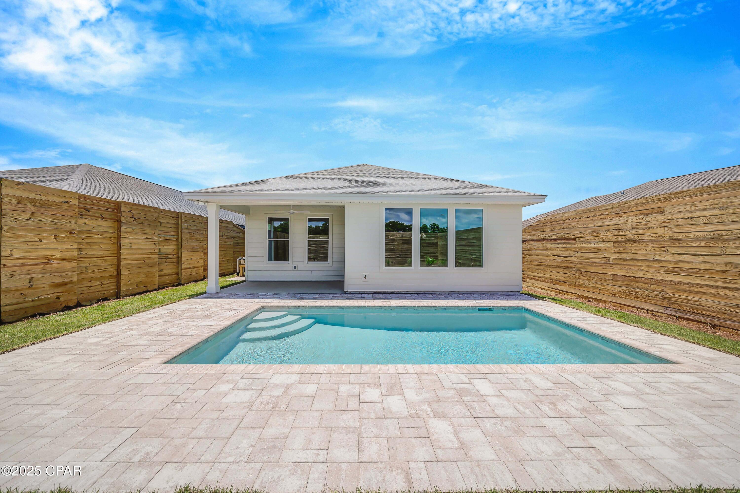 Image 1 For 20916 Lakeview Drive