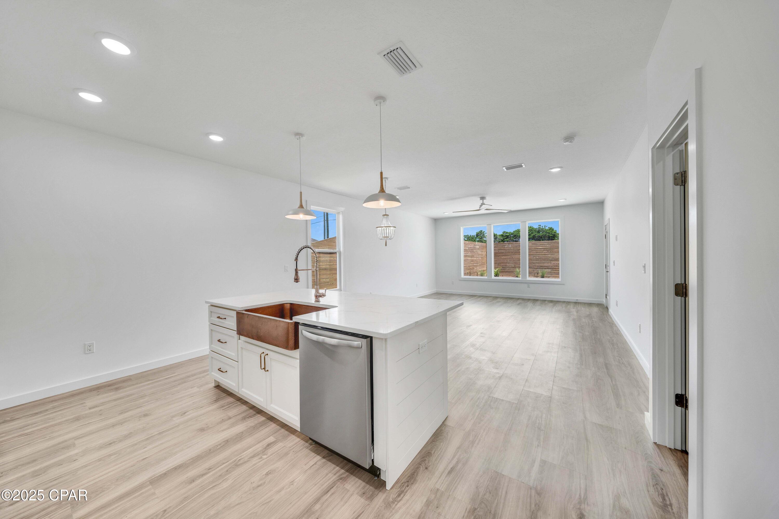 Image 11 For 20916 Lakeview Drive