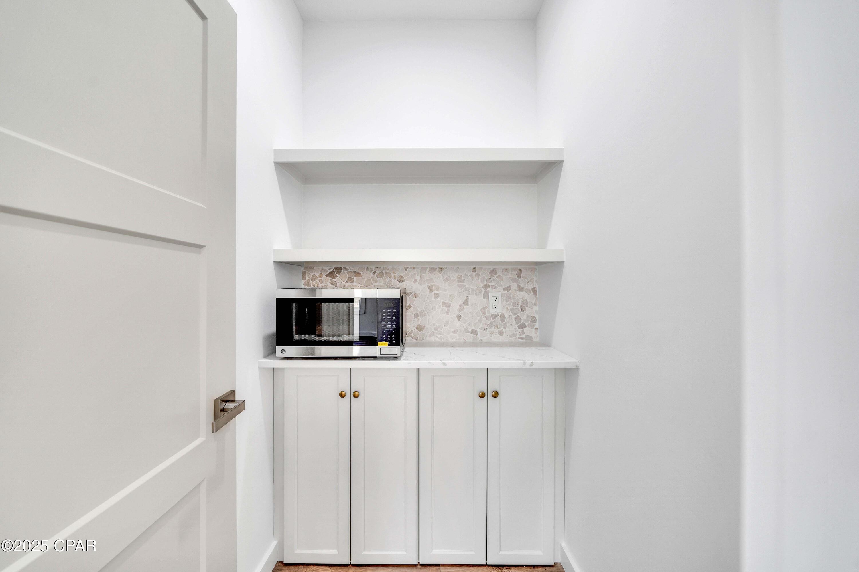 Image 15 For 20916 Lakeview Drive