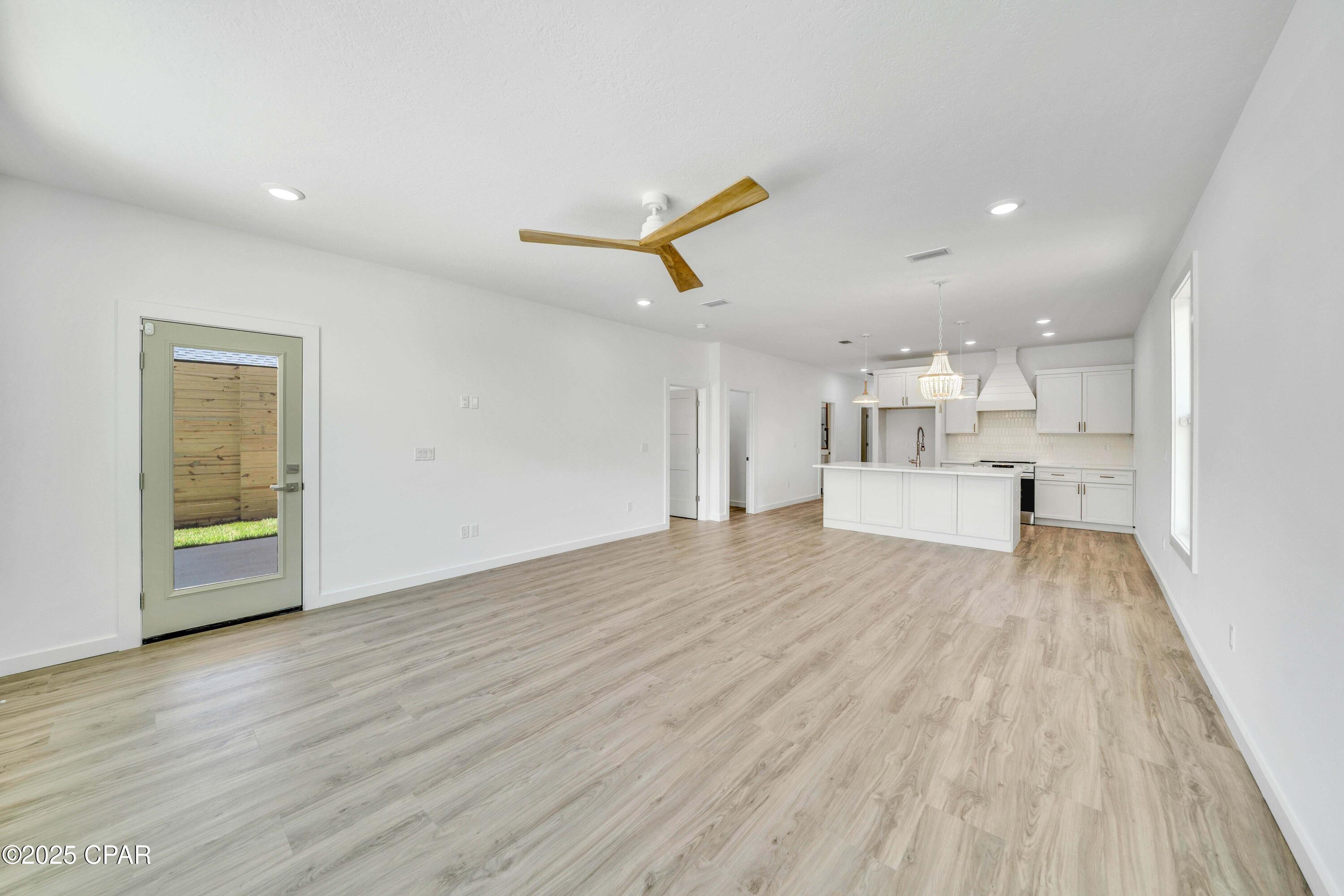 Image 19 For 20916 Lakeview Drive