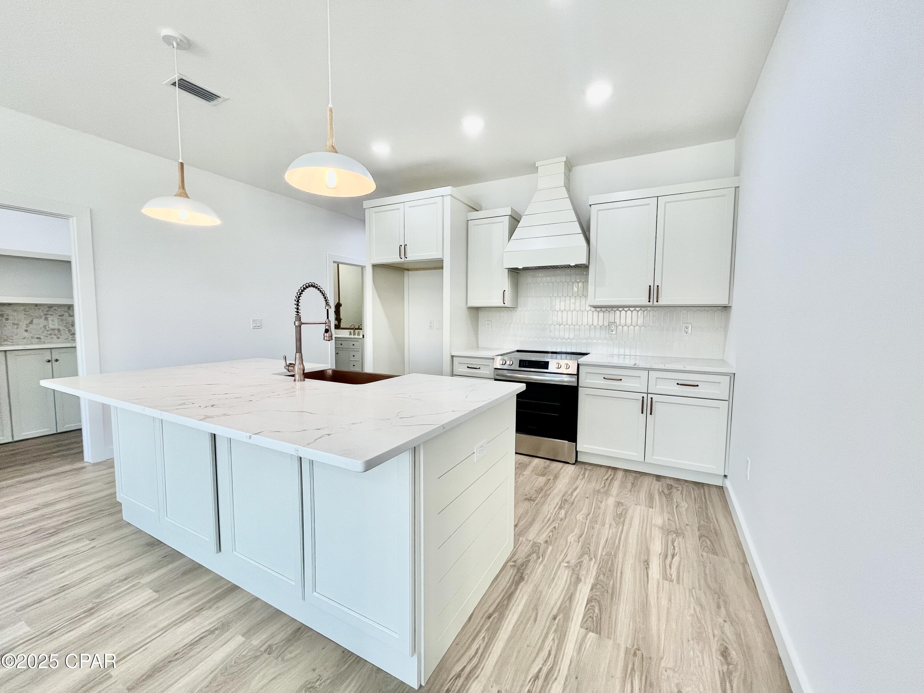 Image 2 For 20916 Lakeview Drive