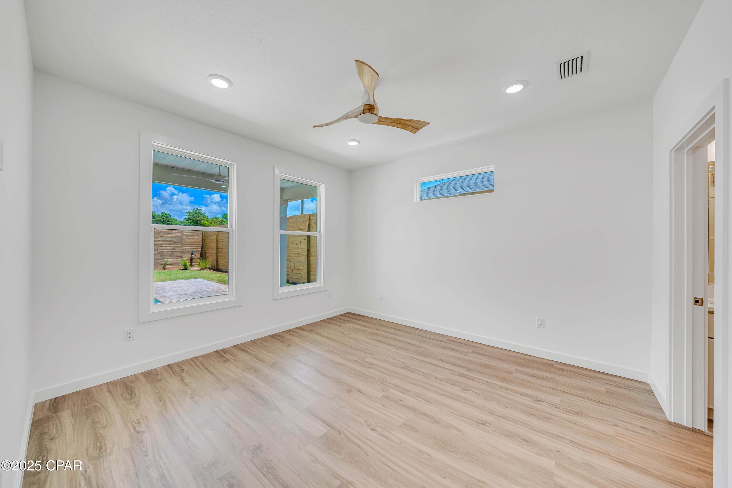 Image 22 For 20916 Lakeview Drive