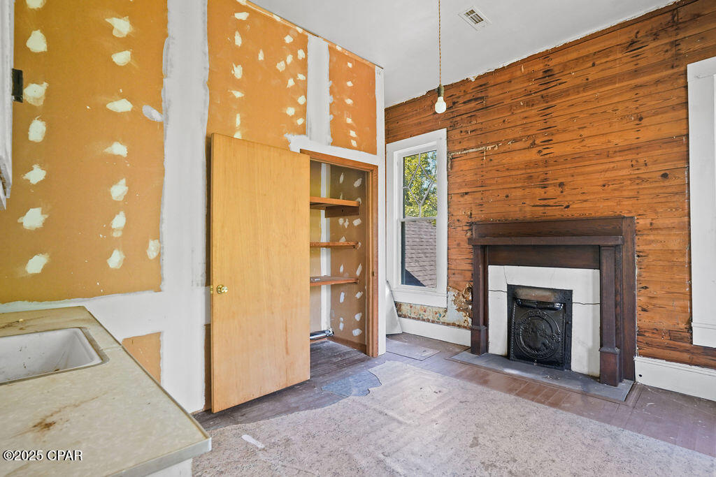 Image 36 For 503 Tracy Street