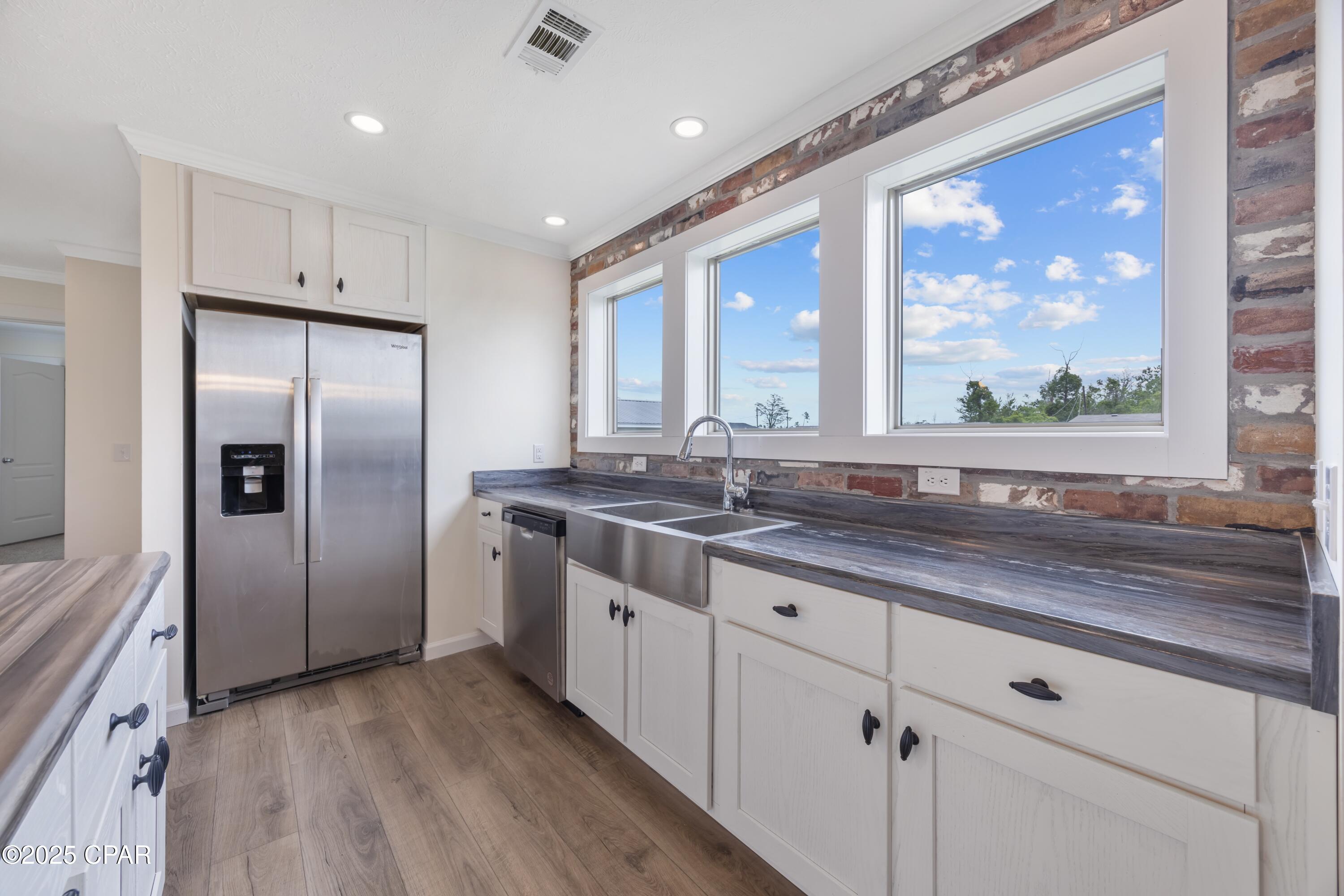 Image 10 For Address Not Provided