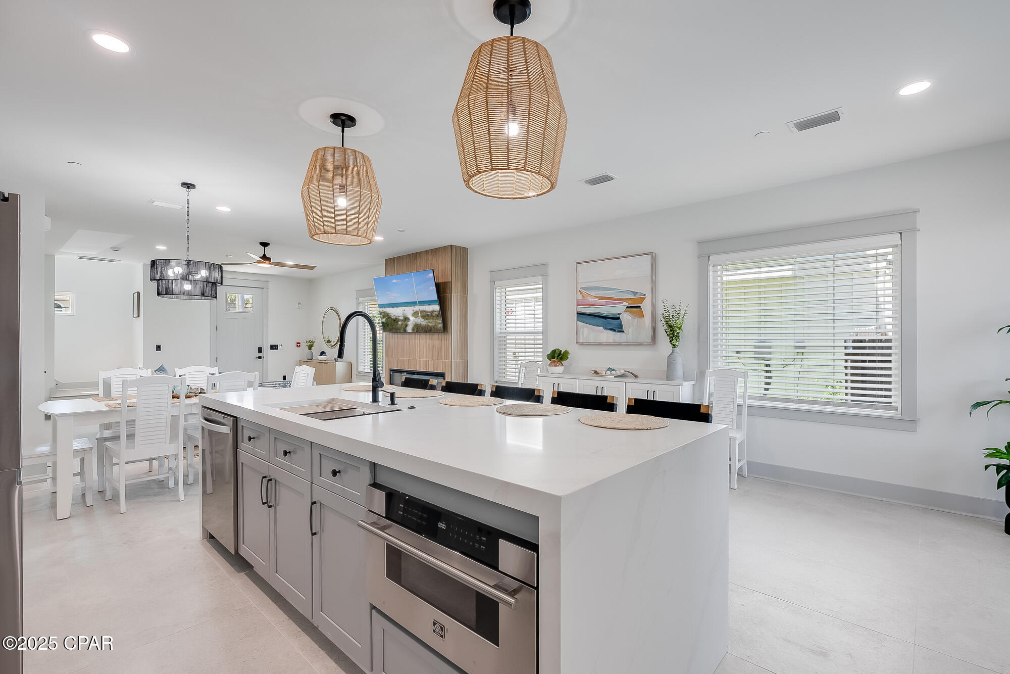 Listing photo id 12 for 5237 Thomas Drive A&b