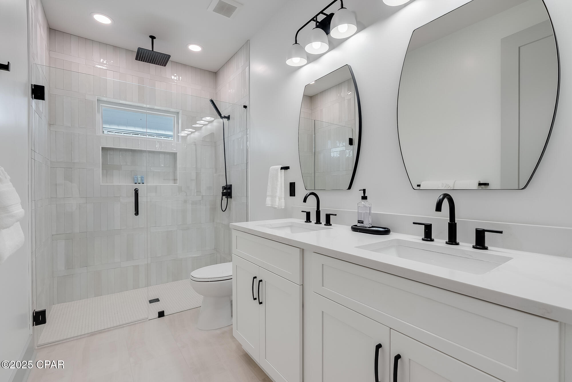 Listing photo id 21 for 5237 Thomas Drive A&b