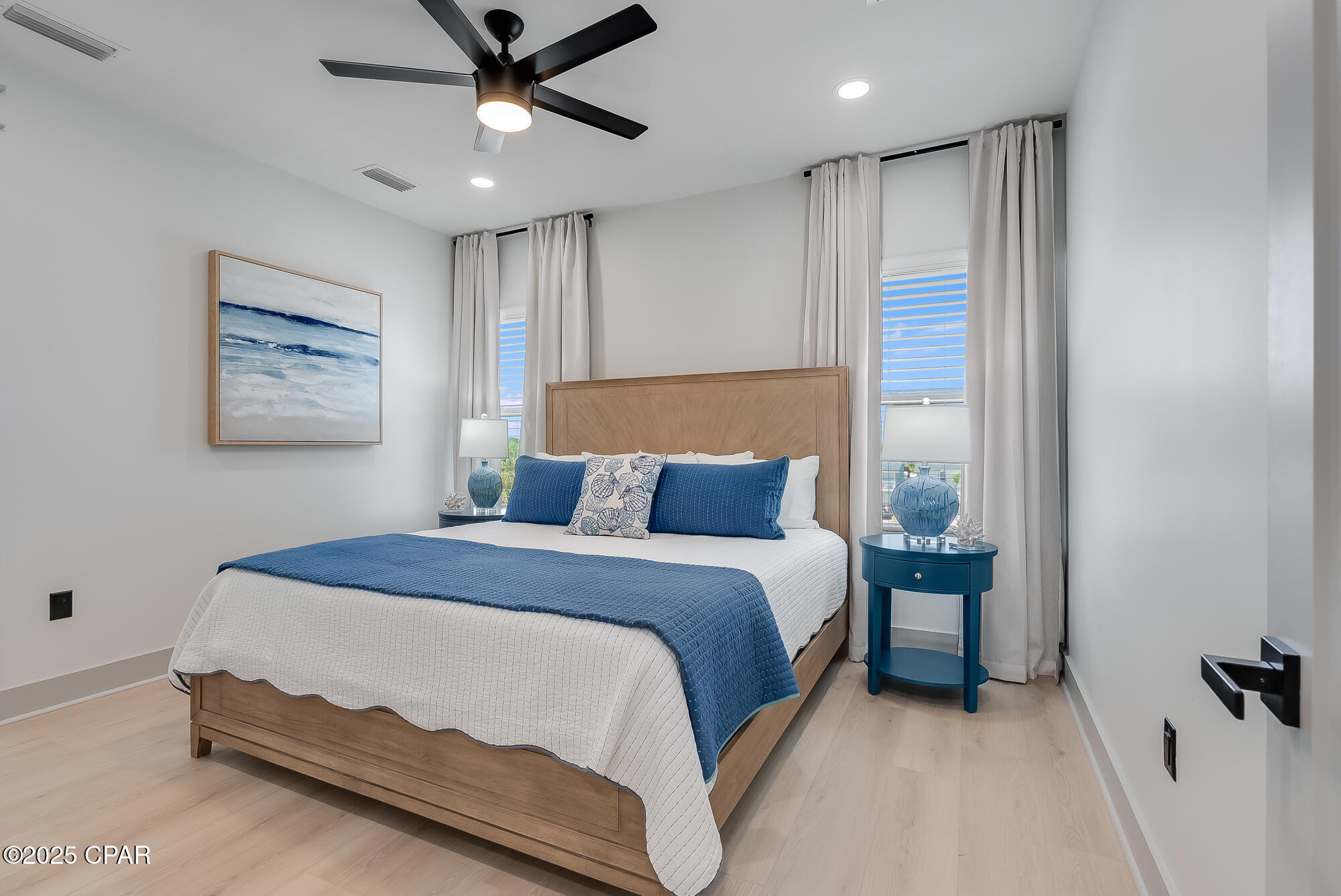 Listing photo id 25 for 5237 Thomas Drive A&b