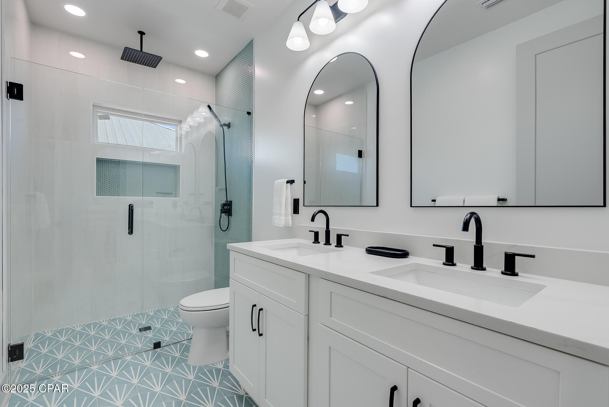 Listing photo id 28 for 5237 Thomas Drive A&b