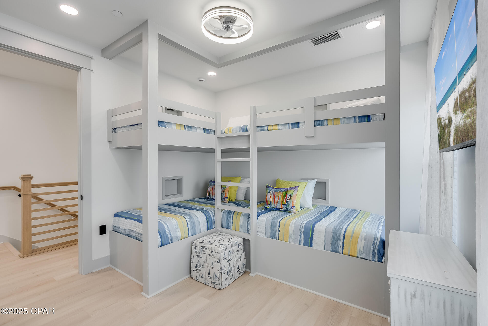 Listing photo id 30 for 5237 Thomas Drive A&b