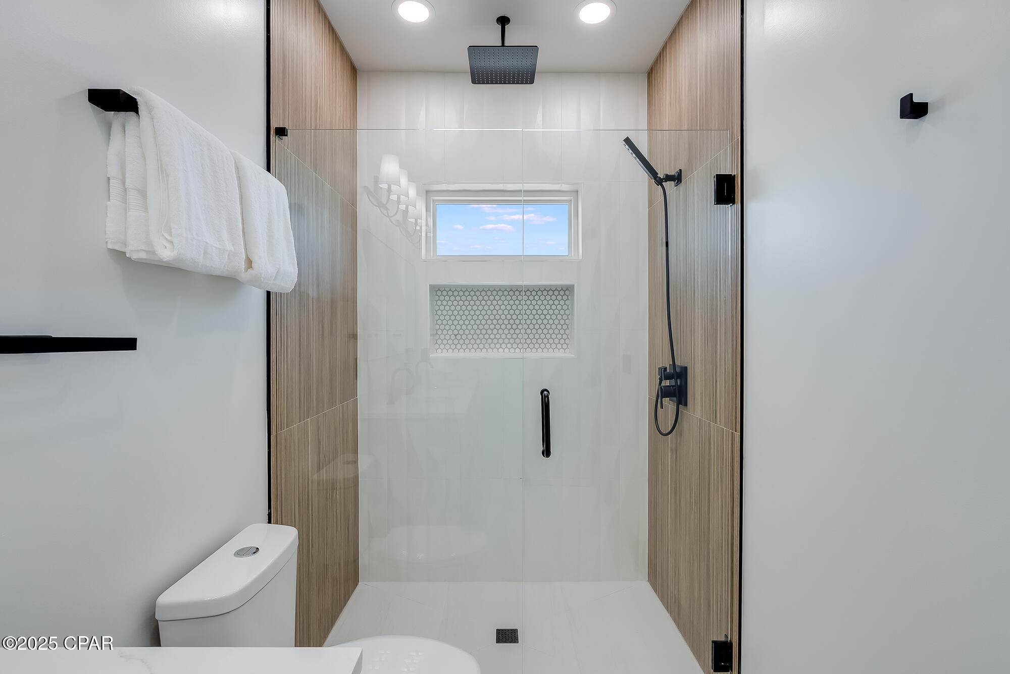 Listing photo id 31 for 5237 Thomas Drive A&b