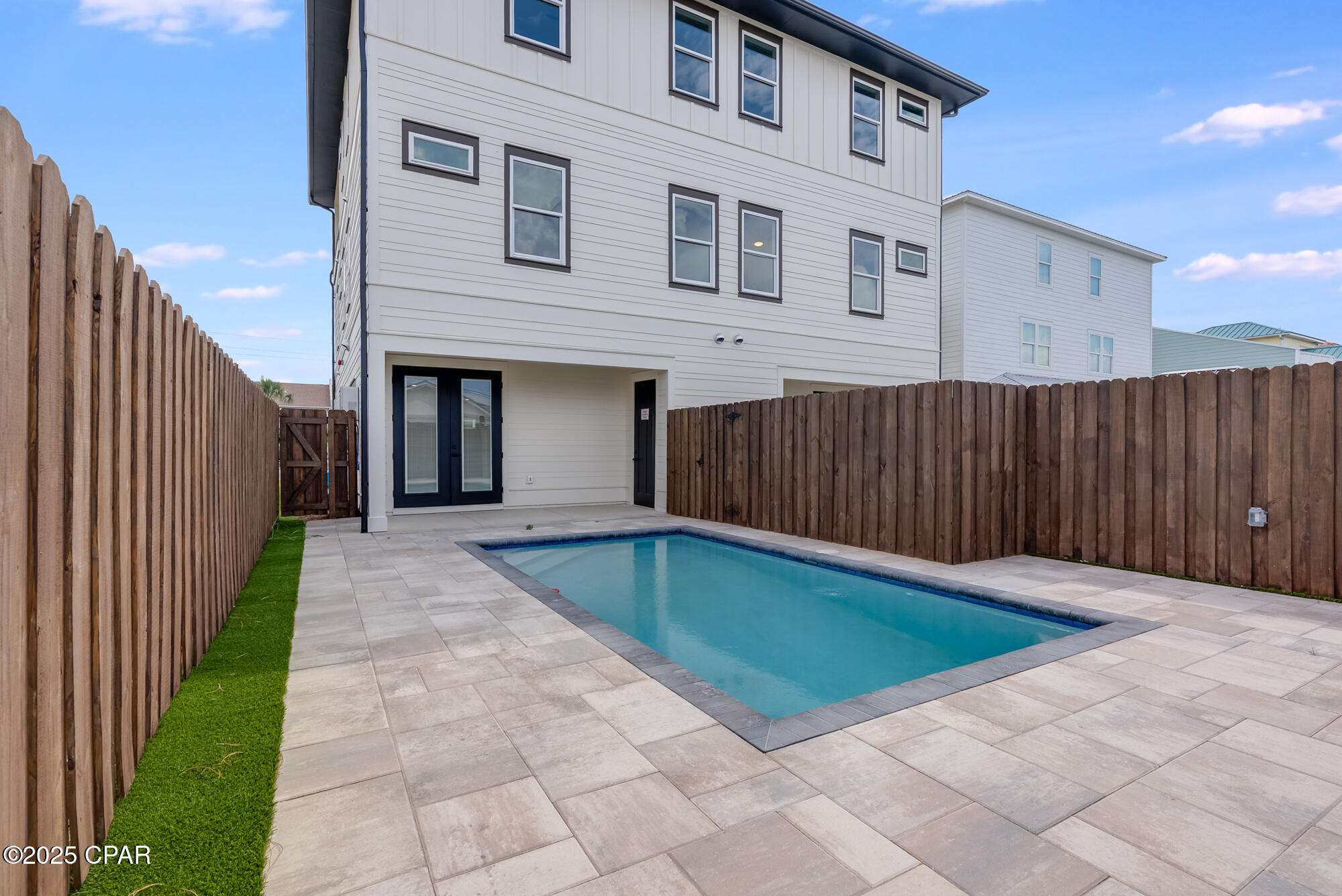 Listing photo id 40 for 5237 Thomas Drive A&b