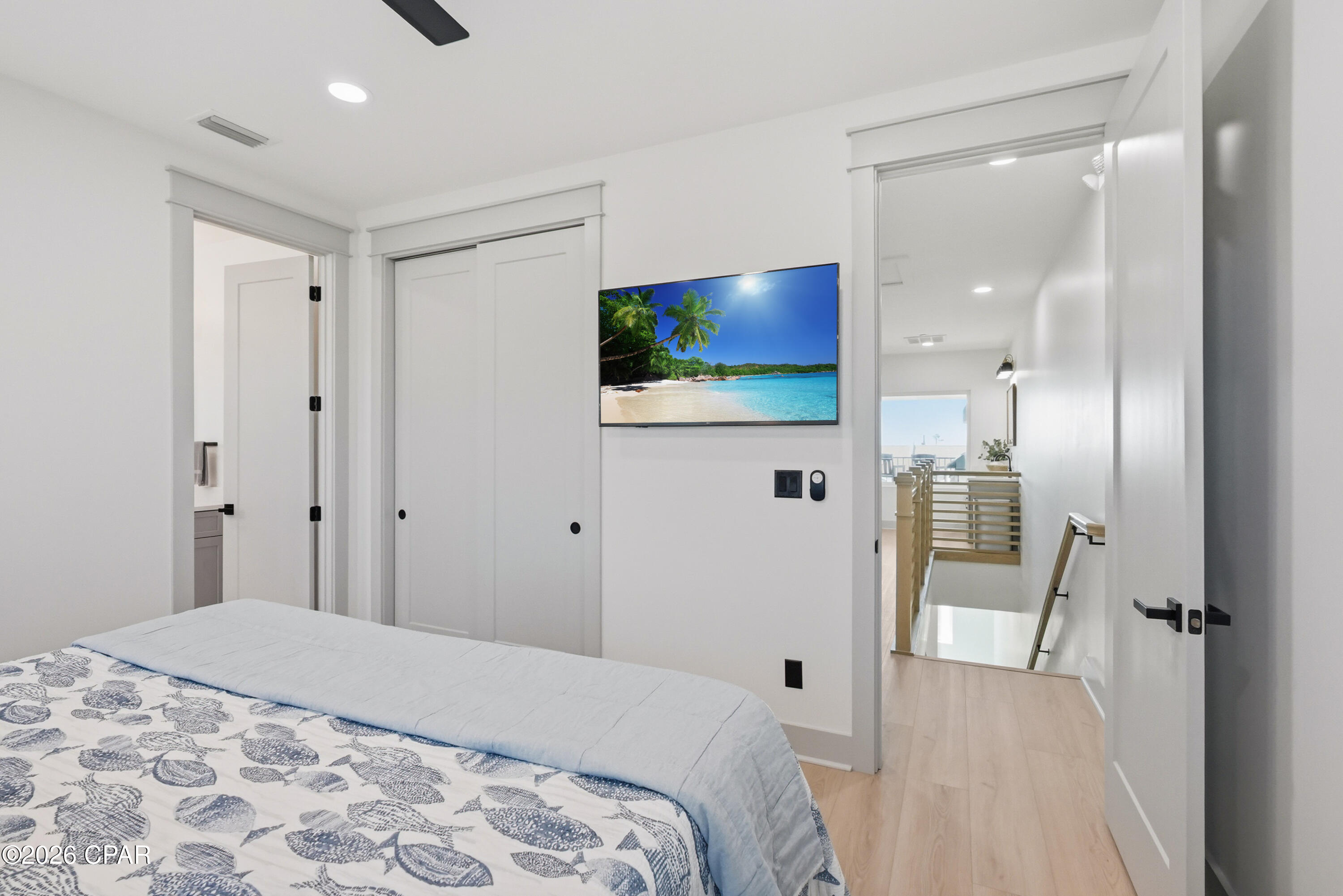 Listing photo id 73 for 5237 Thomas Drive A&b