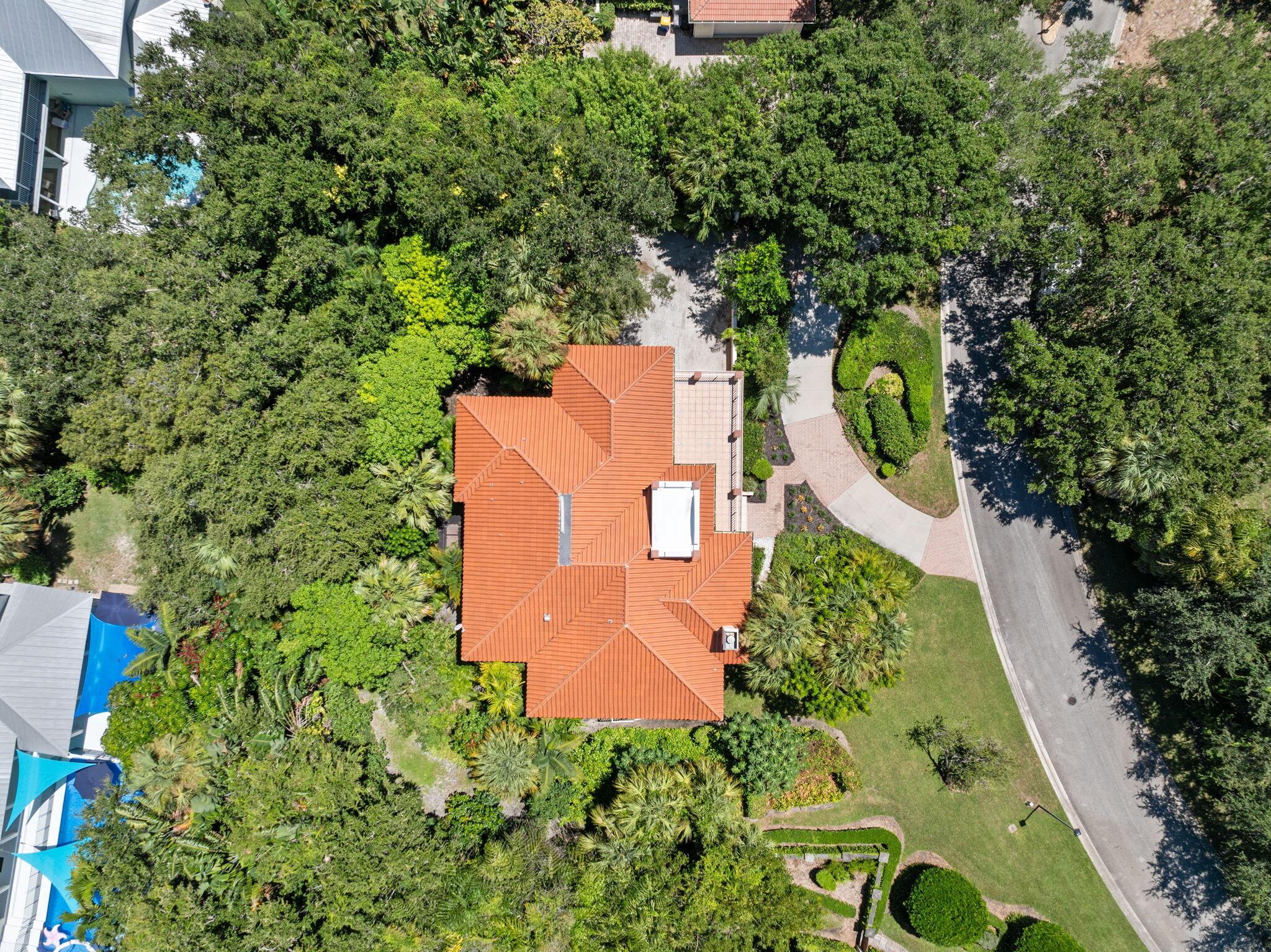 Homes for sale in Sewalls Point, FL | 6 Castle Hill Way, Sewalls Point, FL 34996 | MLS# R11116917