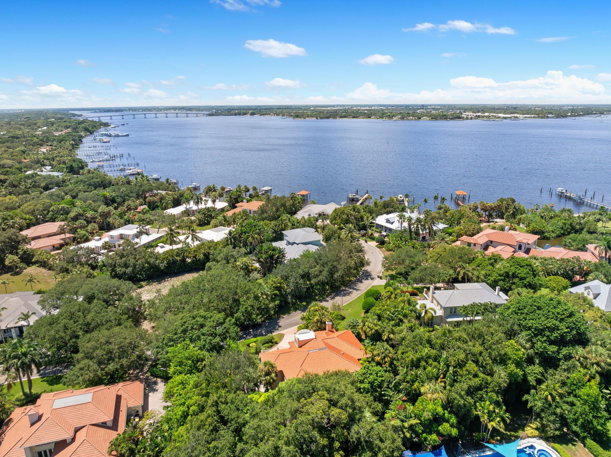 Homes for sale in Sewalls Point, FL | 6 Castle Hill Way, Sewalls Point, FL 34996 | MLS# R11116917