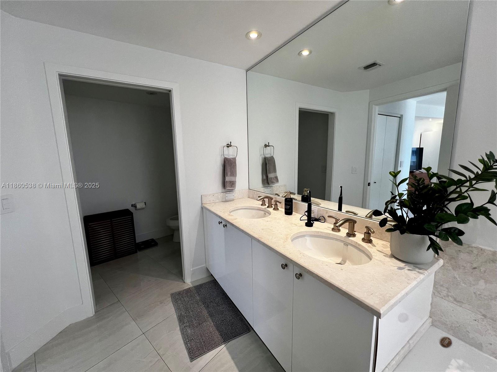 901 Brickell Key Blvd #1509, Miami FL 33131