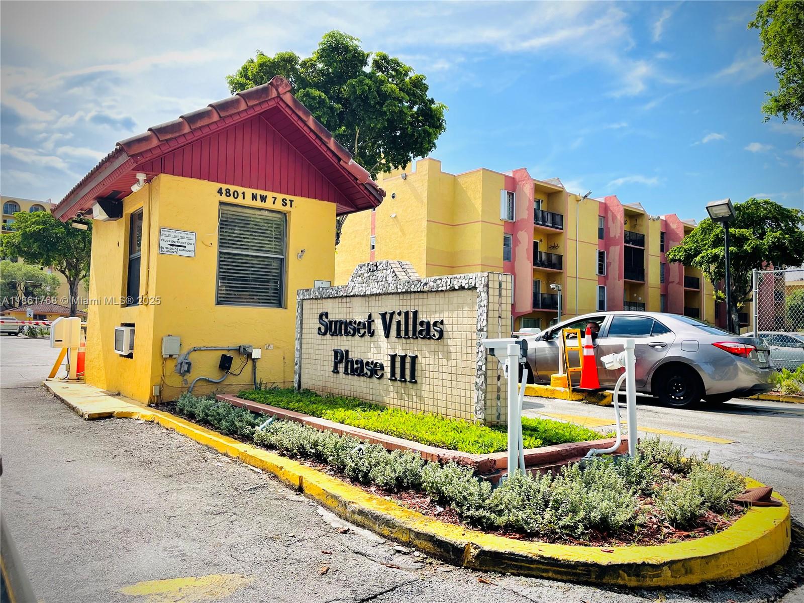 Sunset Villas No 3 Condo-