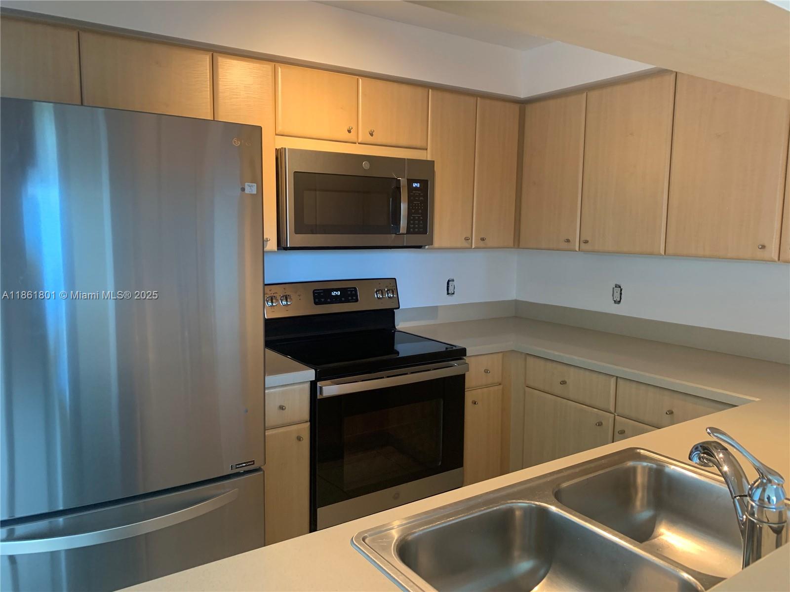 2475 Brickell Ave #2504, Miami FL 33129