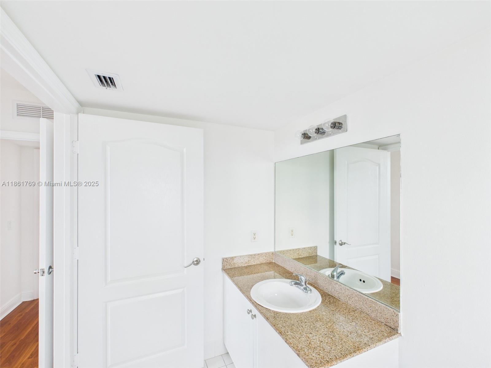 60 NW 37th Ave 704