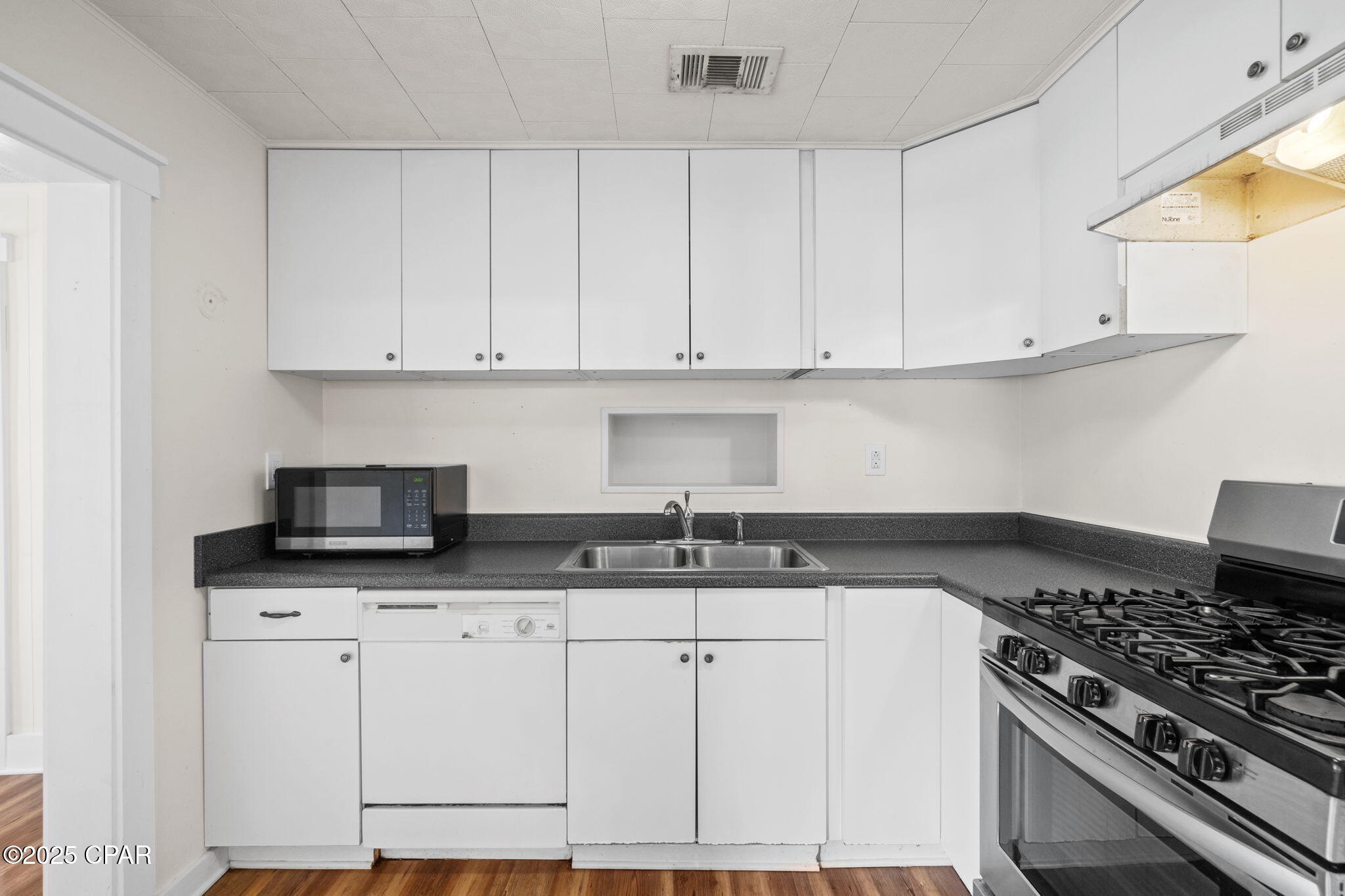 Image 30 For 525 8th Street