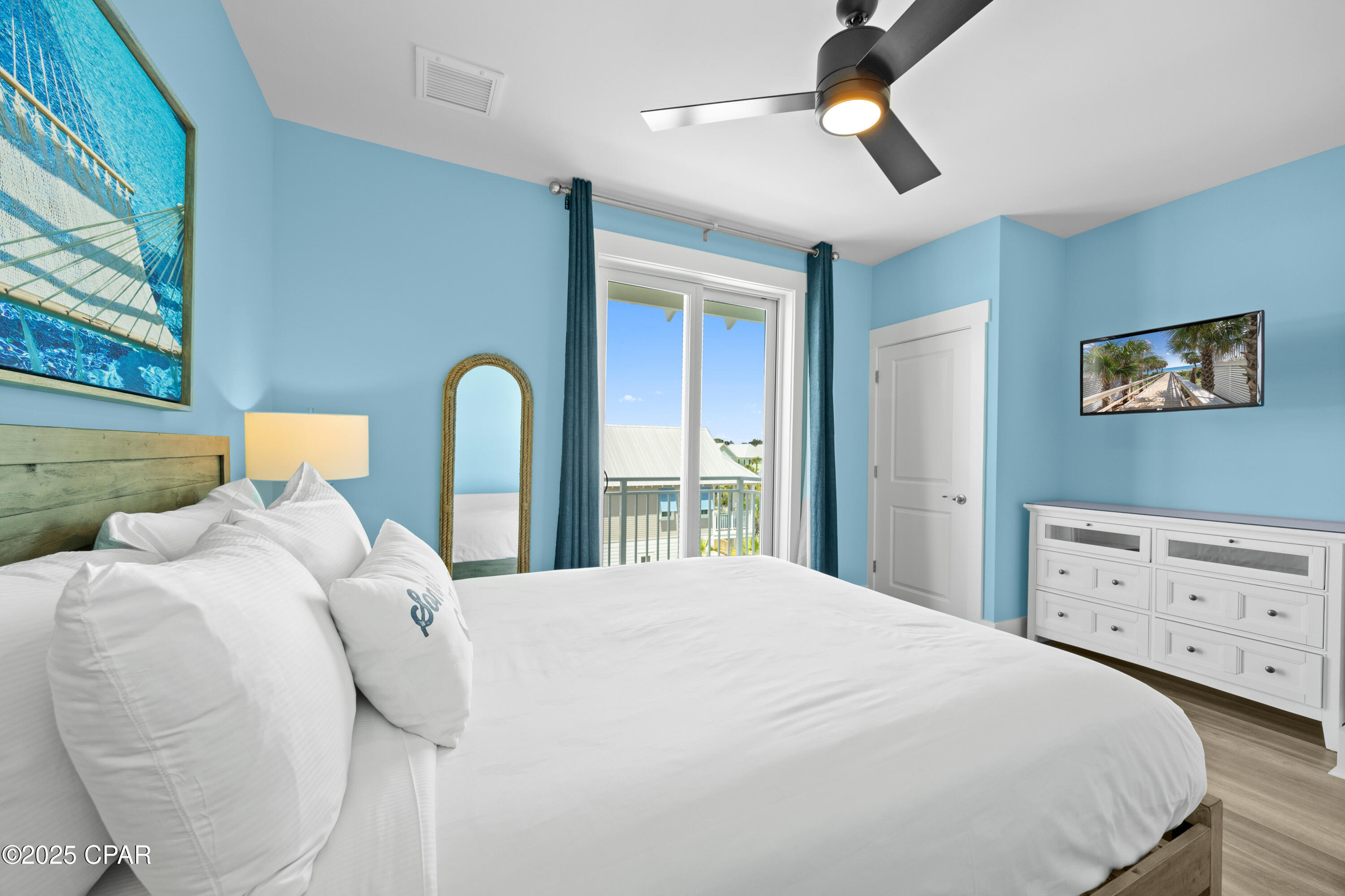 Listing photo id 10 for 13656 Front Beach Road