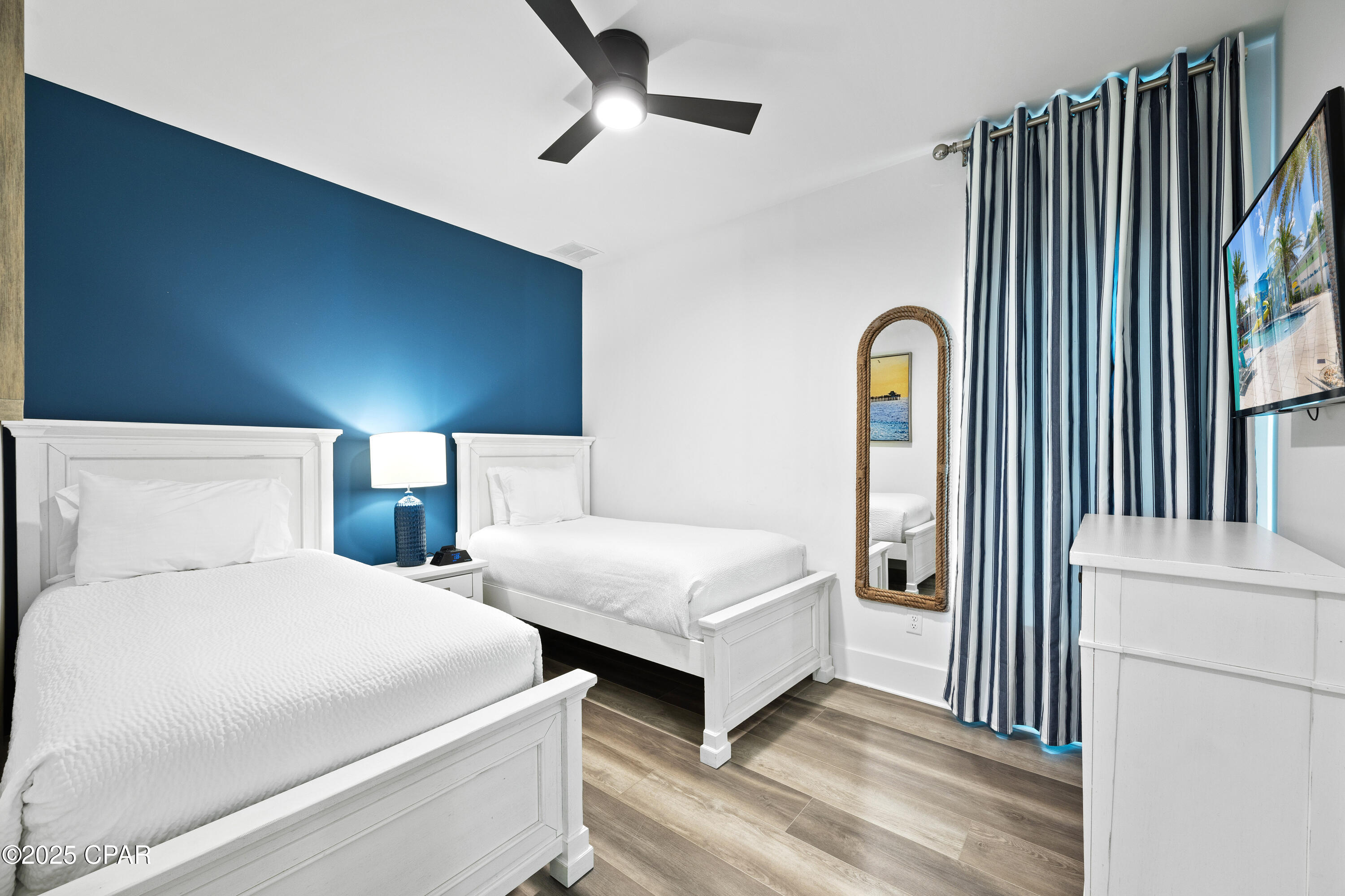 Image 16 For 13656 Front Beach Road