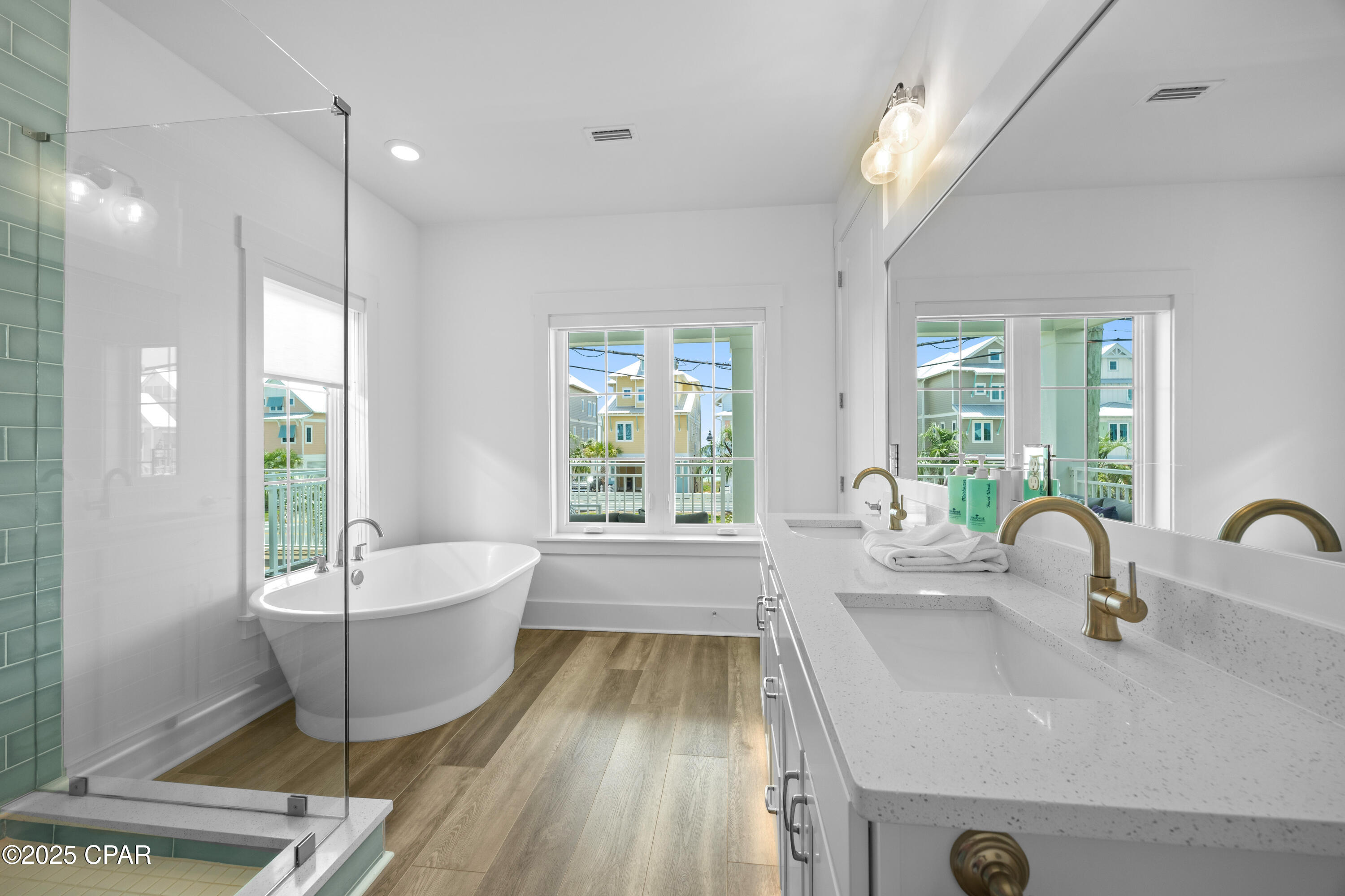 Listing photo id 23 for 13656 Front Beach Road