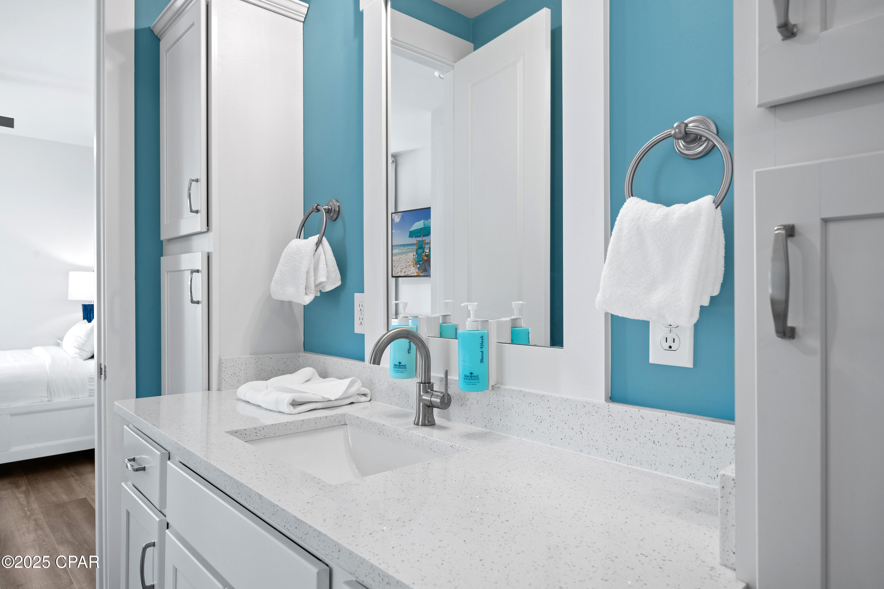 Listing photo id 39 for 13656 Front Beach Road