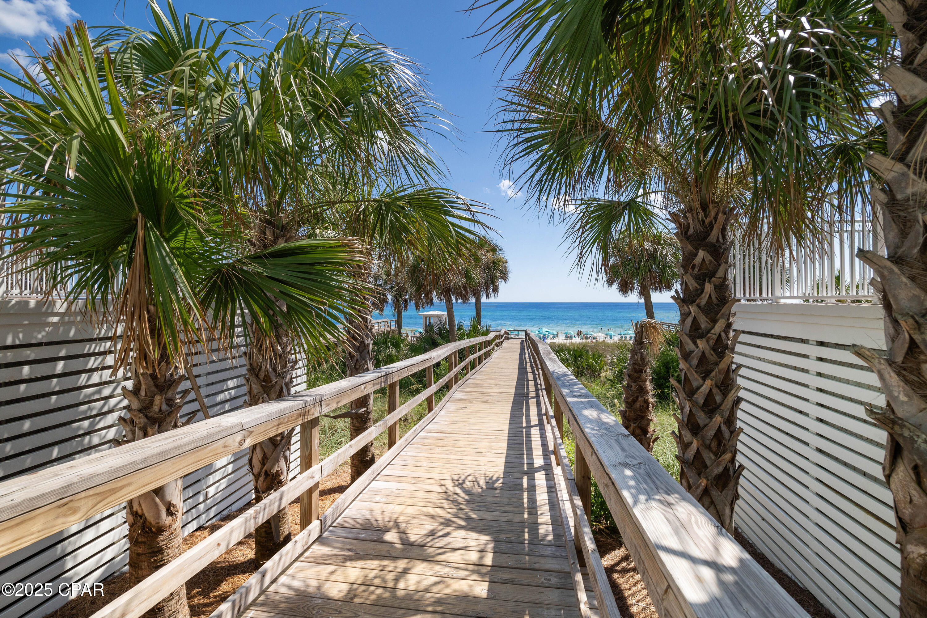 Listing photo id 5 for 13656 Front Beach Road