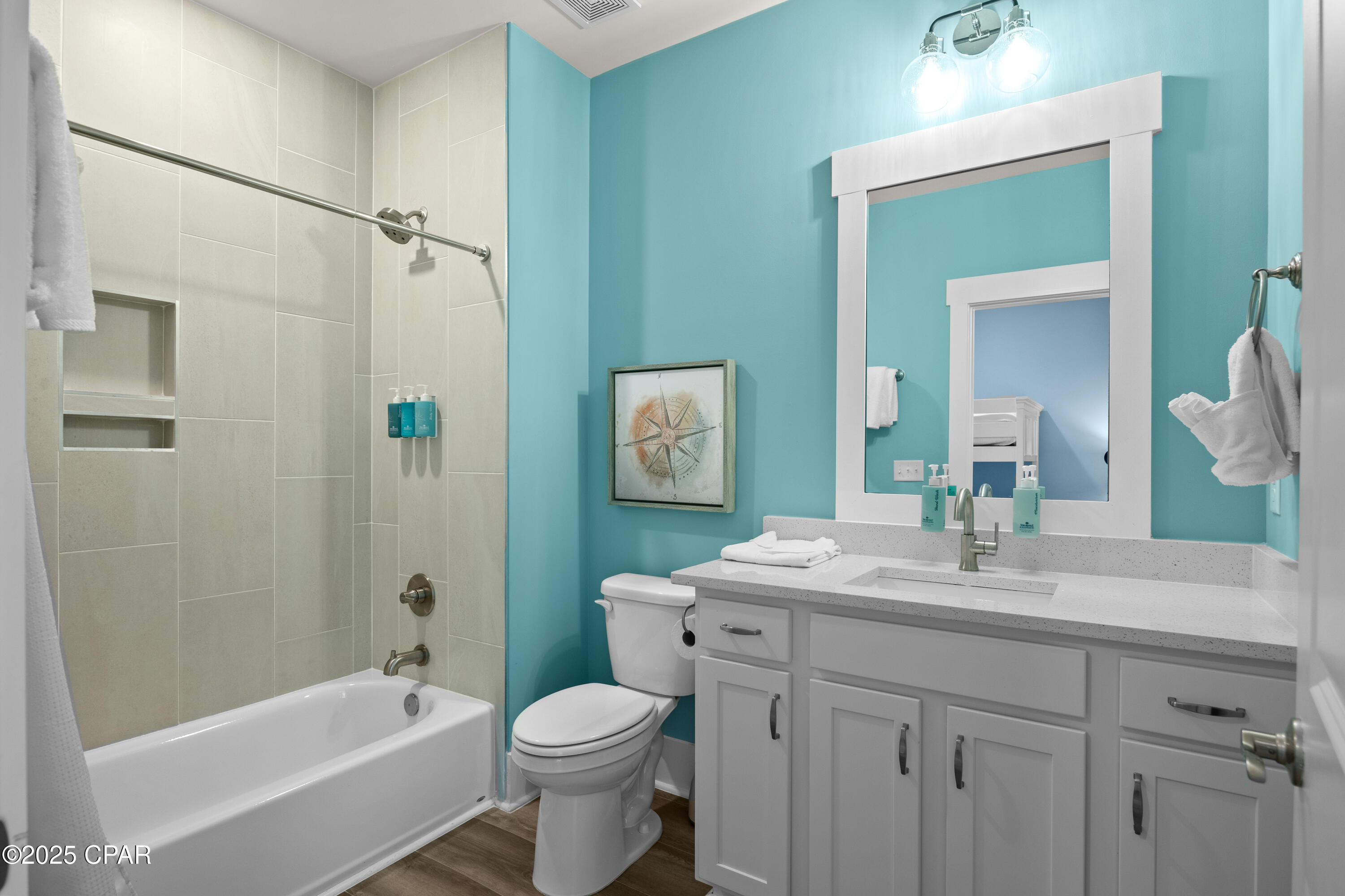 Listing photo id 8 for 13656 Front Beach Road