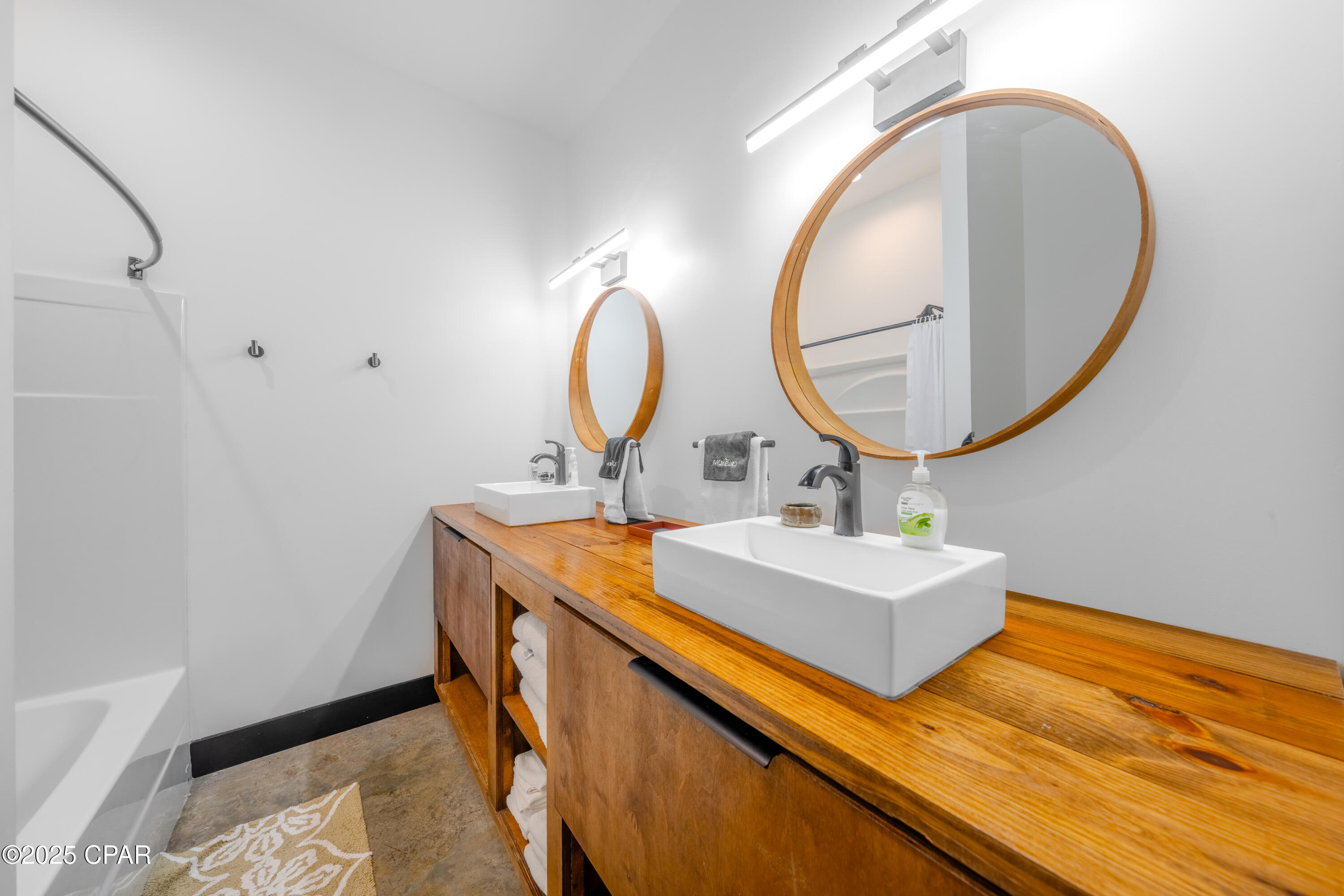 Image 18 For 5101 Lake Bluff Circle