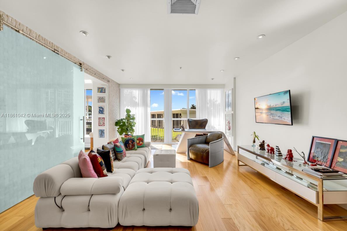 Condo for Rent in Bal Harbour, FL