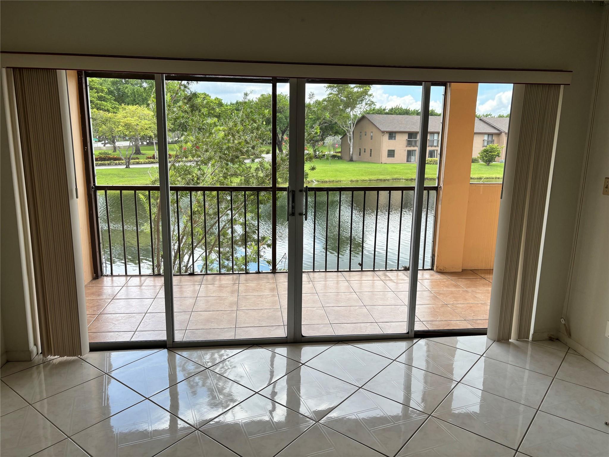 Homes for sale in Sunrise, FL | 3905 N Nob Hill Rd #205, Sunrise, FL 33351 | MLS# F10521410