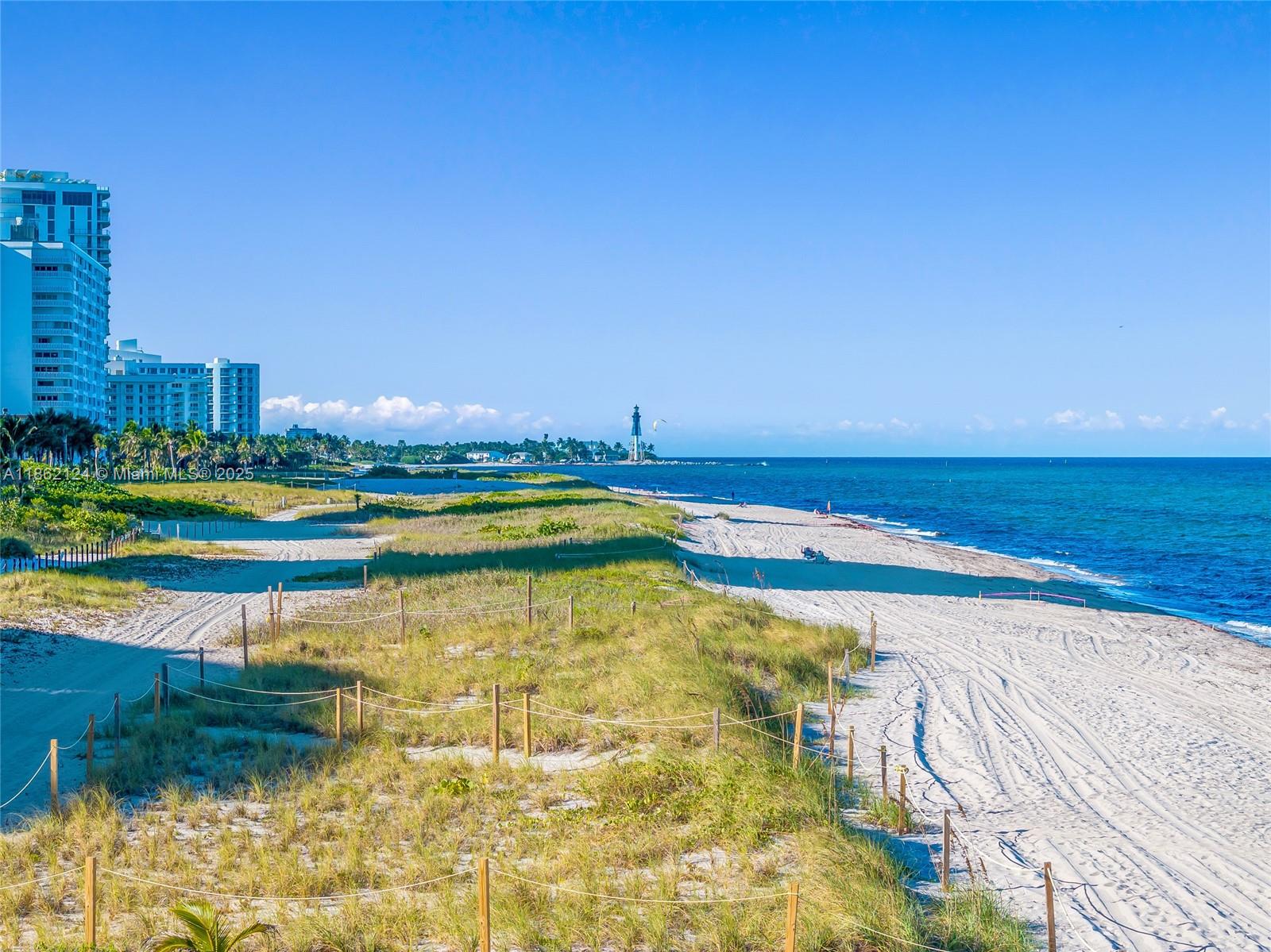 Luna Ocean Residences Con