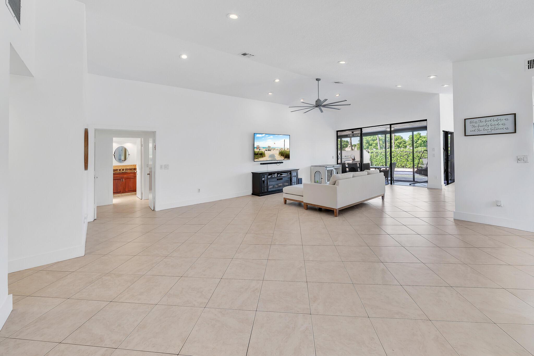 Homes for sale in Boca Raton, FL | 10255 Sunset Bend Dr, Boca Raton, FL 33428 | MLS# R11117117